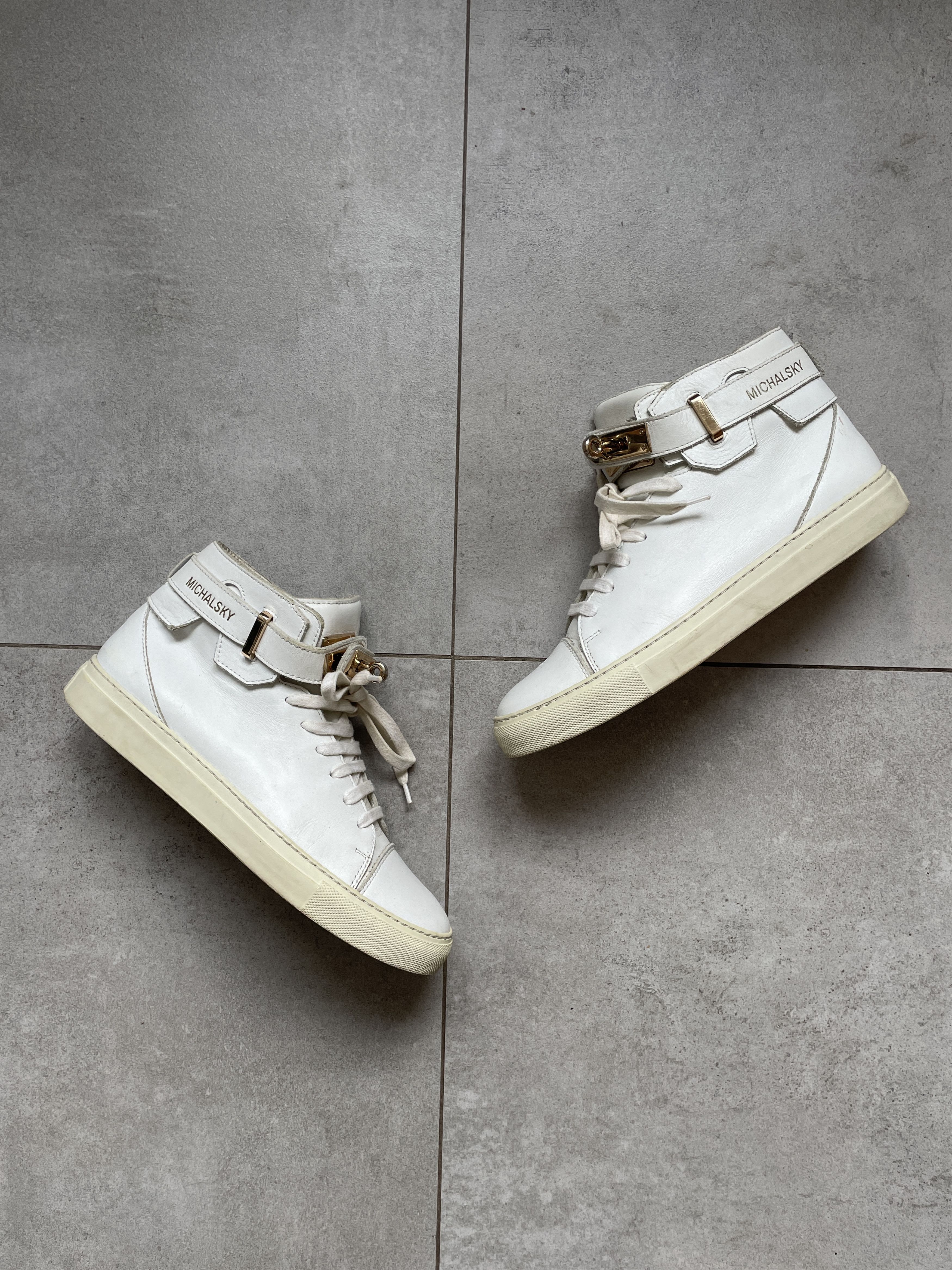 Balenciaga MICHALSKY ARENA TYPE WHITE LEATHER STRAP VELCRO HI TOPS Size US 8 / EU 41 - 3 Thumbnail