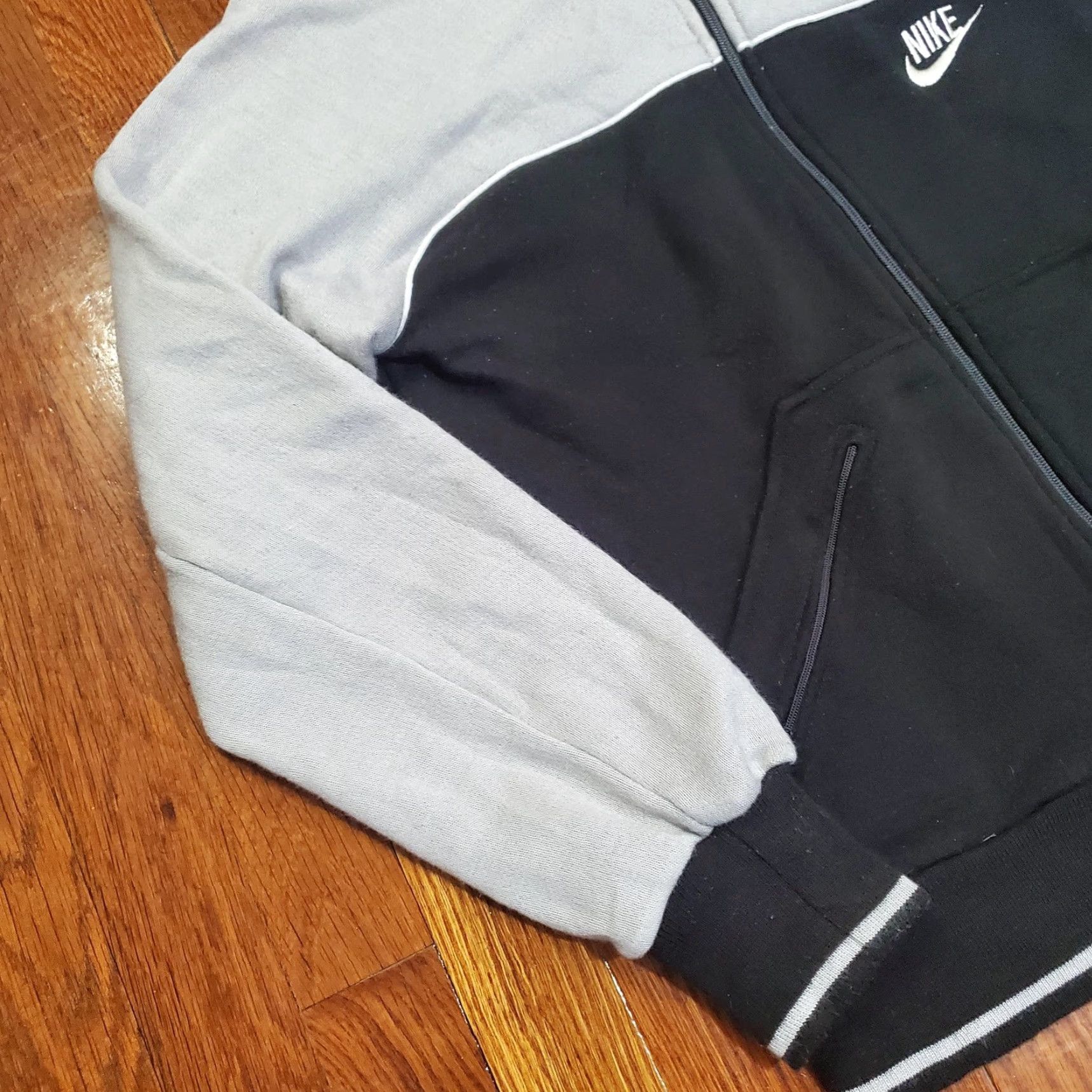 Nike VINTAGE Nike Jacket Mens Medium Black Gray Full Zip Mock Neck Swoosh Logo 90s Size US M / EU 48-50 / 2 - 2 Thumbnail