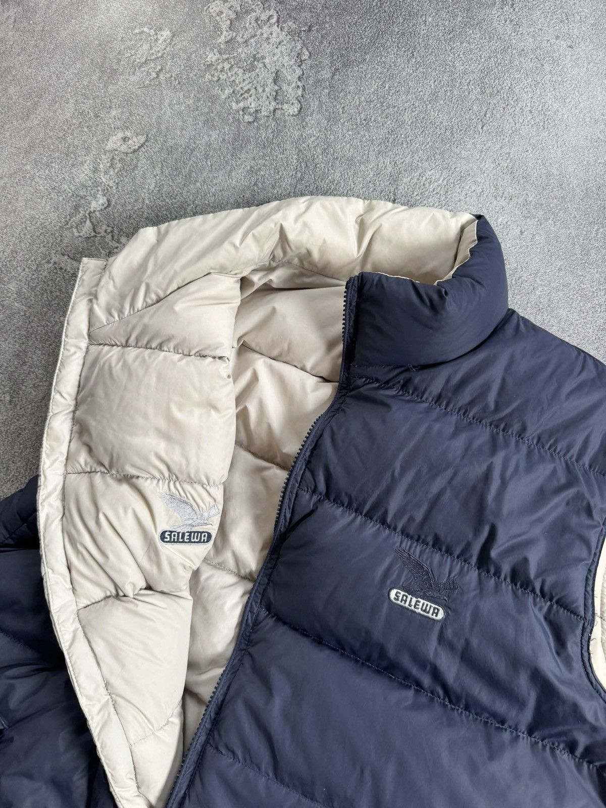 SALEWA Salewa L/size reversible down jacket vest sleeveless 00s Size US L / EU 52-54 / 3 - 3 Thumbnail