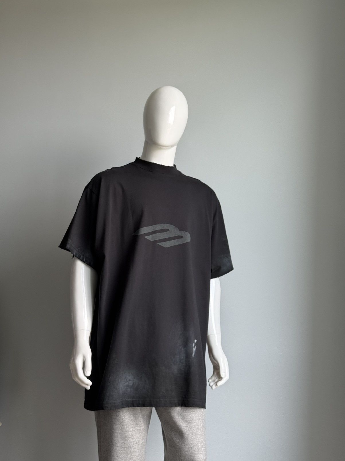 Balenciaga NEW‼️ 3B “2024 collection “ New T shirt Oversized fit Size US L / EU 52-54 / 3 - 2 Thumbnail
