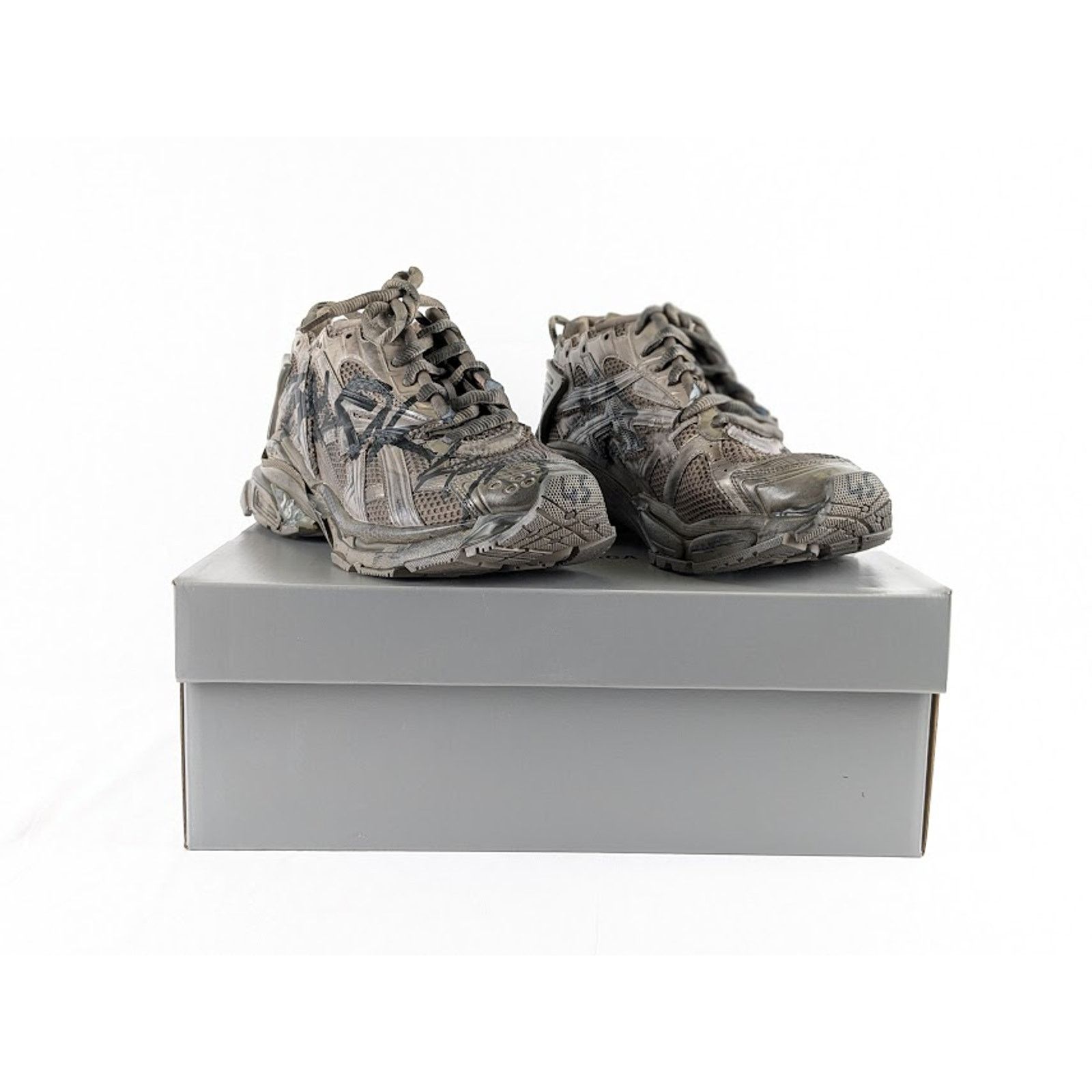 Balenciaga o1rshd1 Monocolor Graffiti Mesh Runner in Dark Taupe/Black Size US 13 / EU 46 - 9 Thumbnail