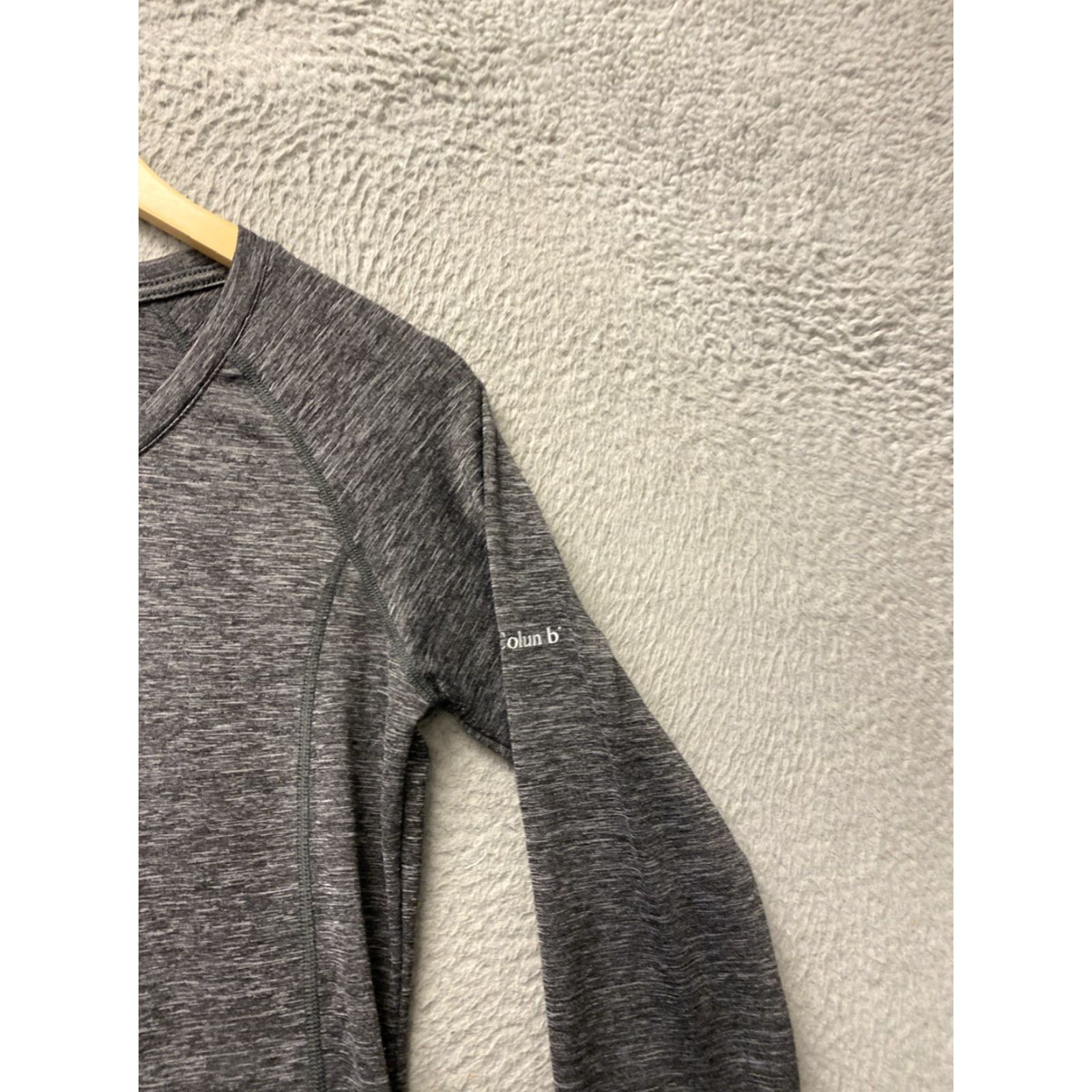 Vintage Columbia Women’s Fastest Track Long Sleeve Shirt sz S Gray Active /143-22 Size S / US 4 / IT 40 - 2 Thumbnail