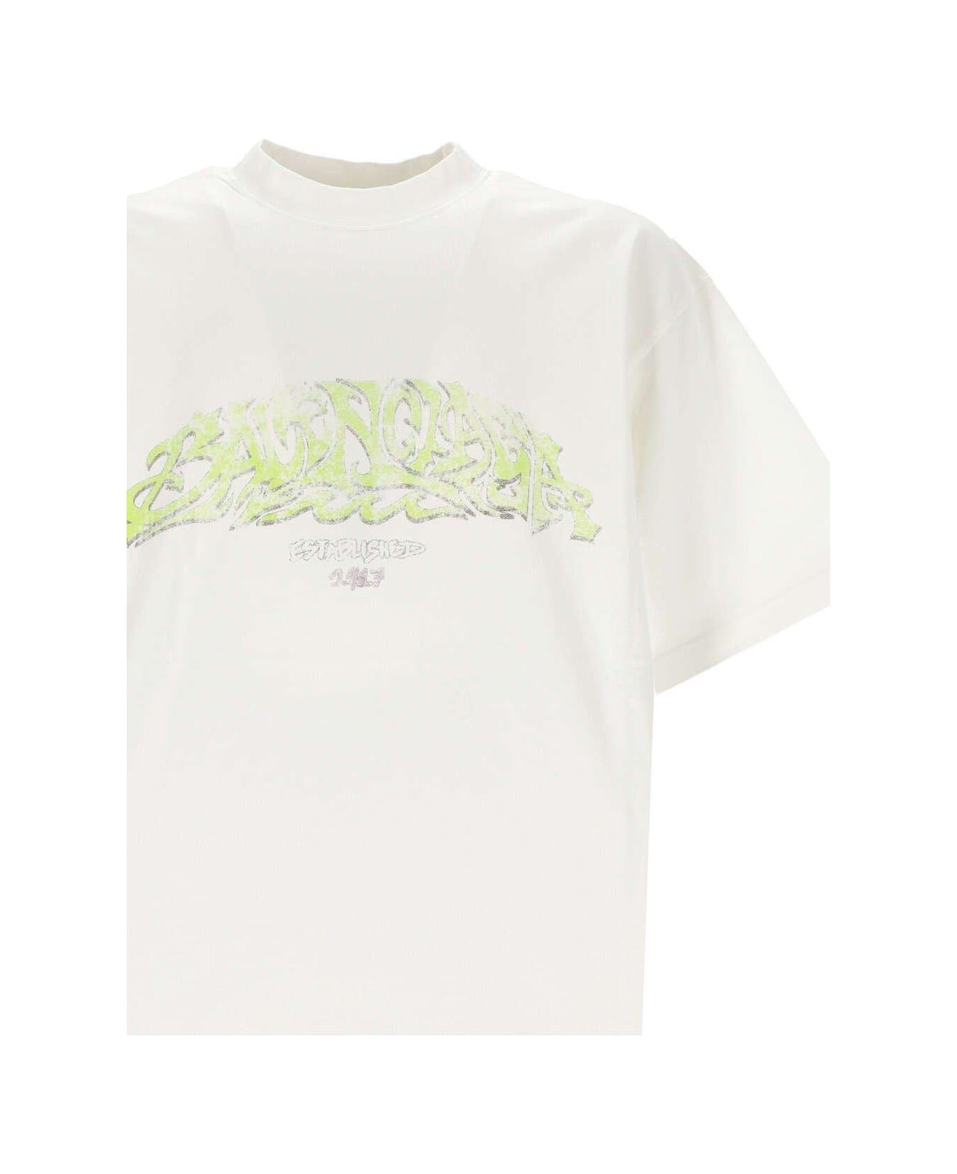 Balenciaga o1s1rm1225 Medium Fit T-Shirt in White/Green Size US M / EU 48-50 / 2 - 3 Thumbnail