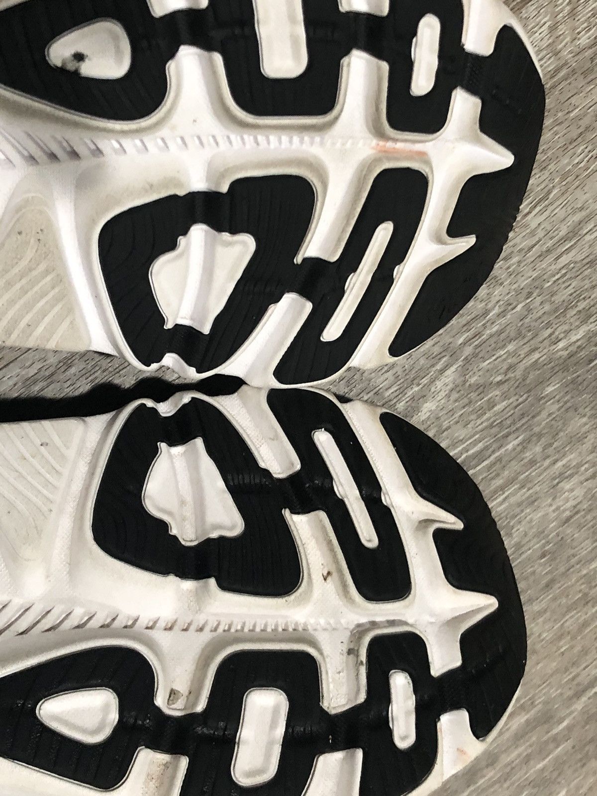 Hoka Hoka One One Gaviota Shoes Mens Size 10.5 Black White Run Size US 10.5 / EU 43-44 - 13 Thumbnail