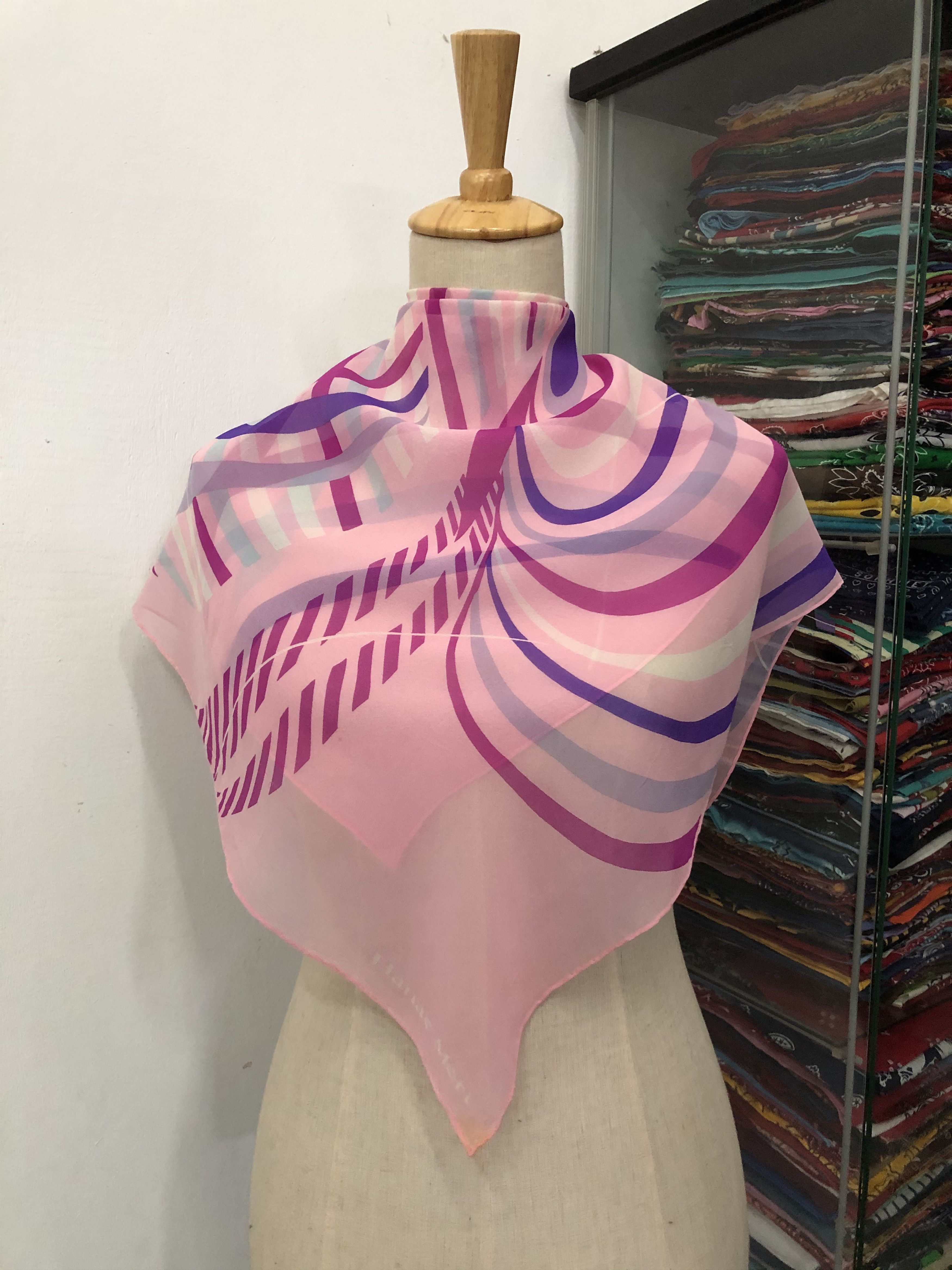 Hanae Mori × Vintage Vintage Hanae Mori Silk Scarf Size ONE SIZE - 1 Thumbnail