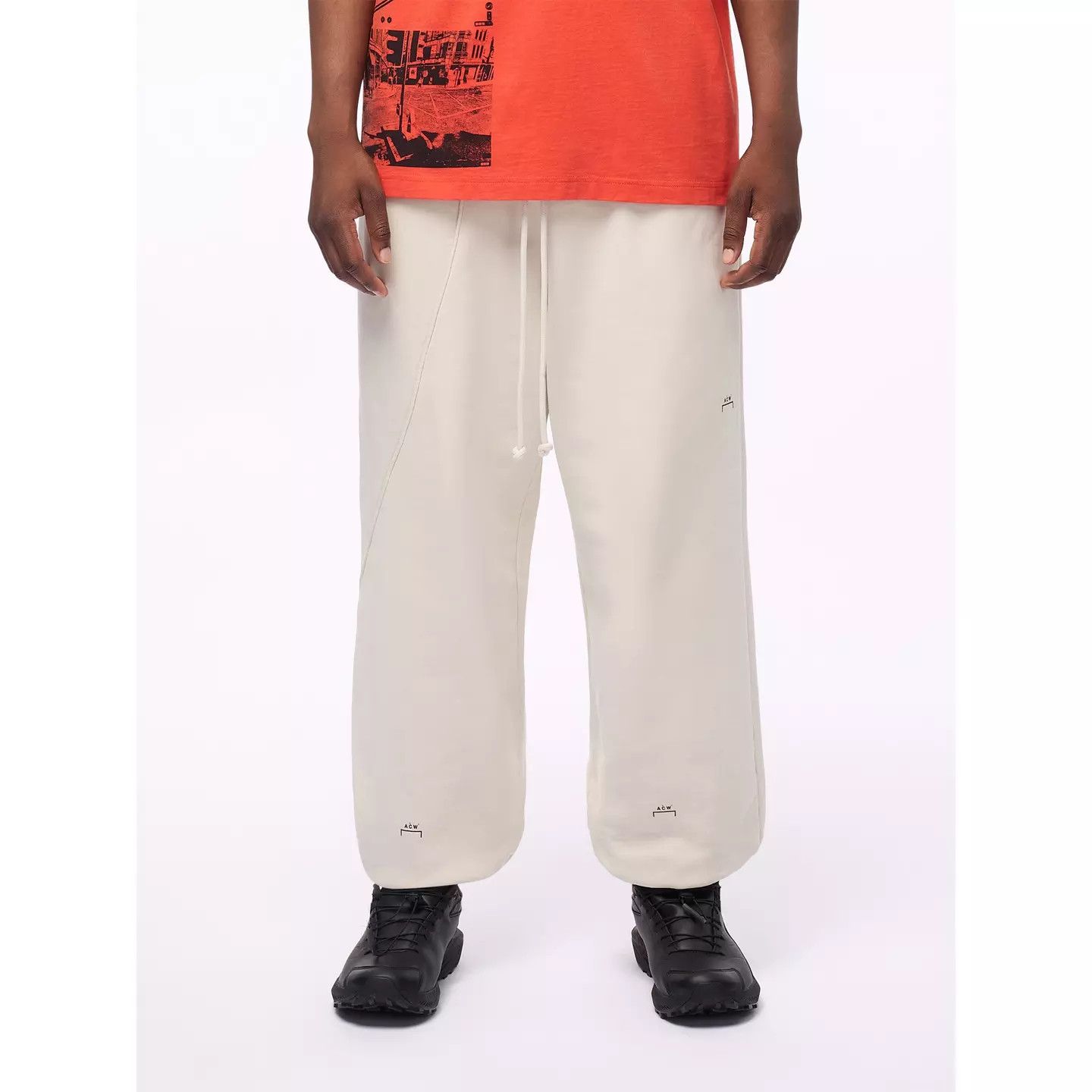 A-COLD-WALL* o1g2r1mq0426 Closed Hem Tapered Sweatpants & Joggers Ivory Size US 30 / EU 46 - 1 Thumbnail