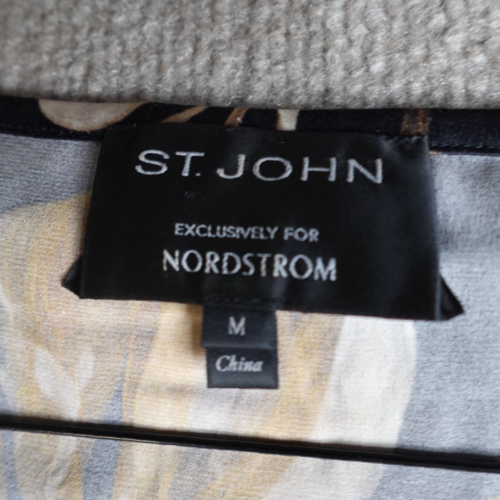 St. John St.John Womens Blouse Top Medium Black Silk Floral Sleeveless Pullover Casual Party/Cocktail Size M / US 6-8 / IT 42-44 - 2 Thumbnail