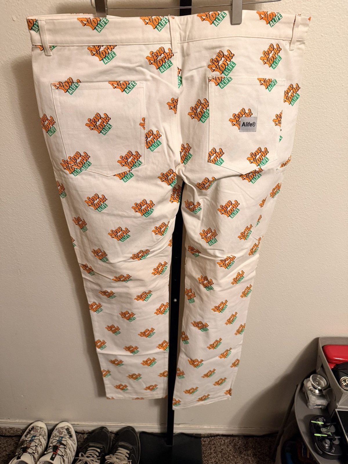 Alife Alife NYC White Pants Size US 34 / EU 50 - 2 Thumbnail