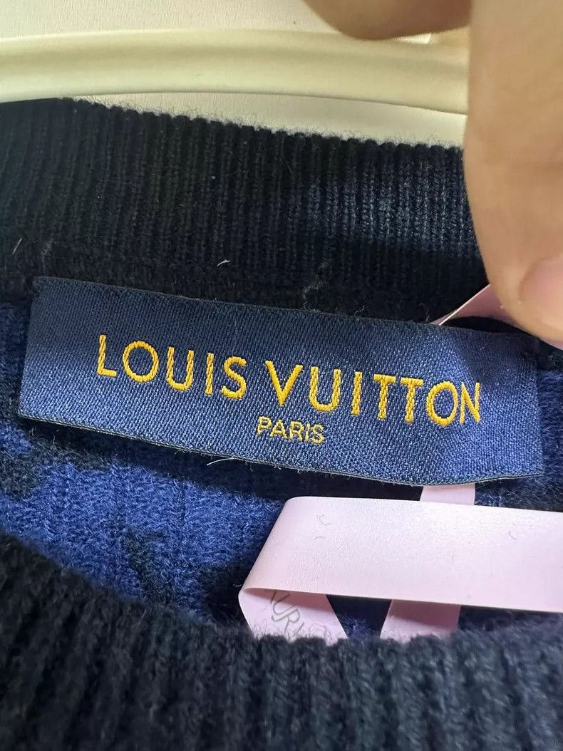 Louis Vuitton Louis Vuitton Full print sweater Size US M / EU 48-50 / 2 - 3 Thumbnail