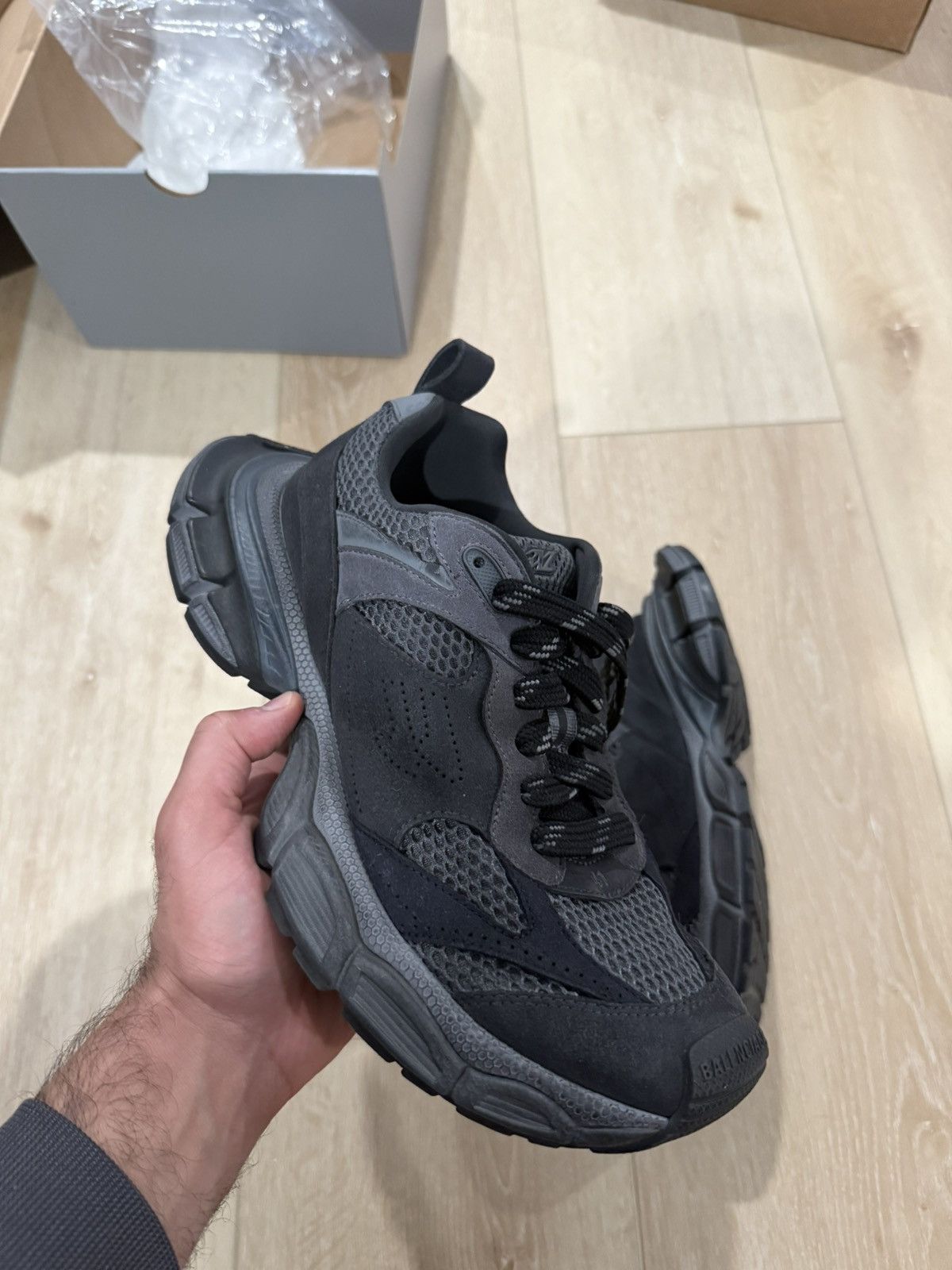 Balenciaga Balenciaga Men's 3XL Lace Up Sneakers Gris Size 8 US 41 EU Size US 8 / EU 41 - 4 Thumbnail