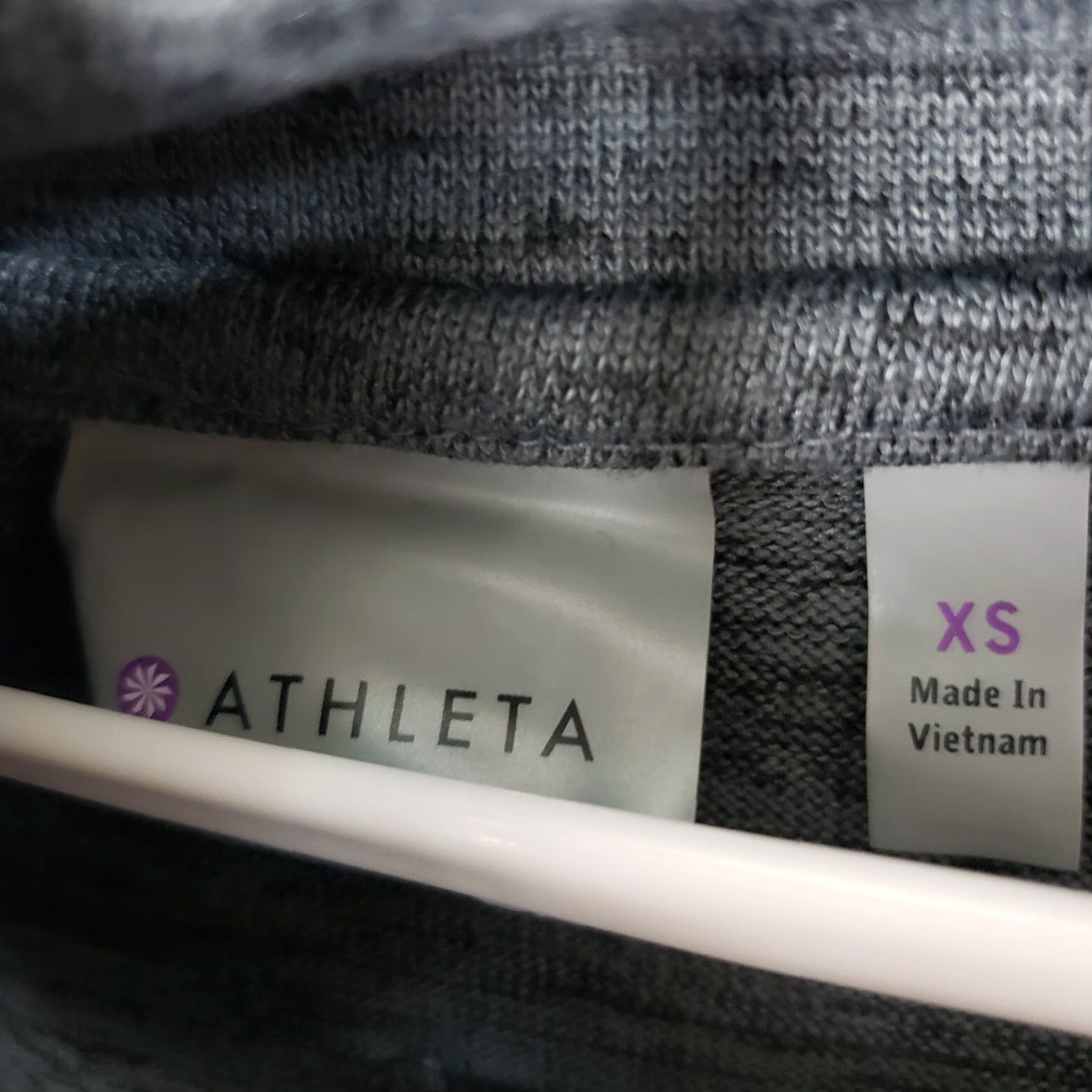 Athleta Athleta Womens Cowl Neck Pullover XS Gray Long Sleeve SweatshirtPullover Regular Womens XS Gray Athleta Cowl Neck Pullover Long Sleeve Sweatshirt Size XS / US 0-2 / IT 36-38 - 6 Thumbnail