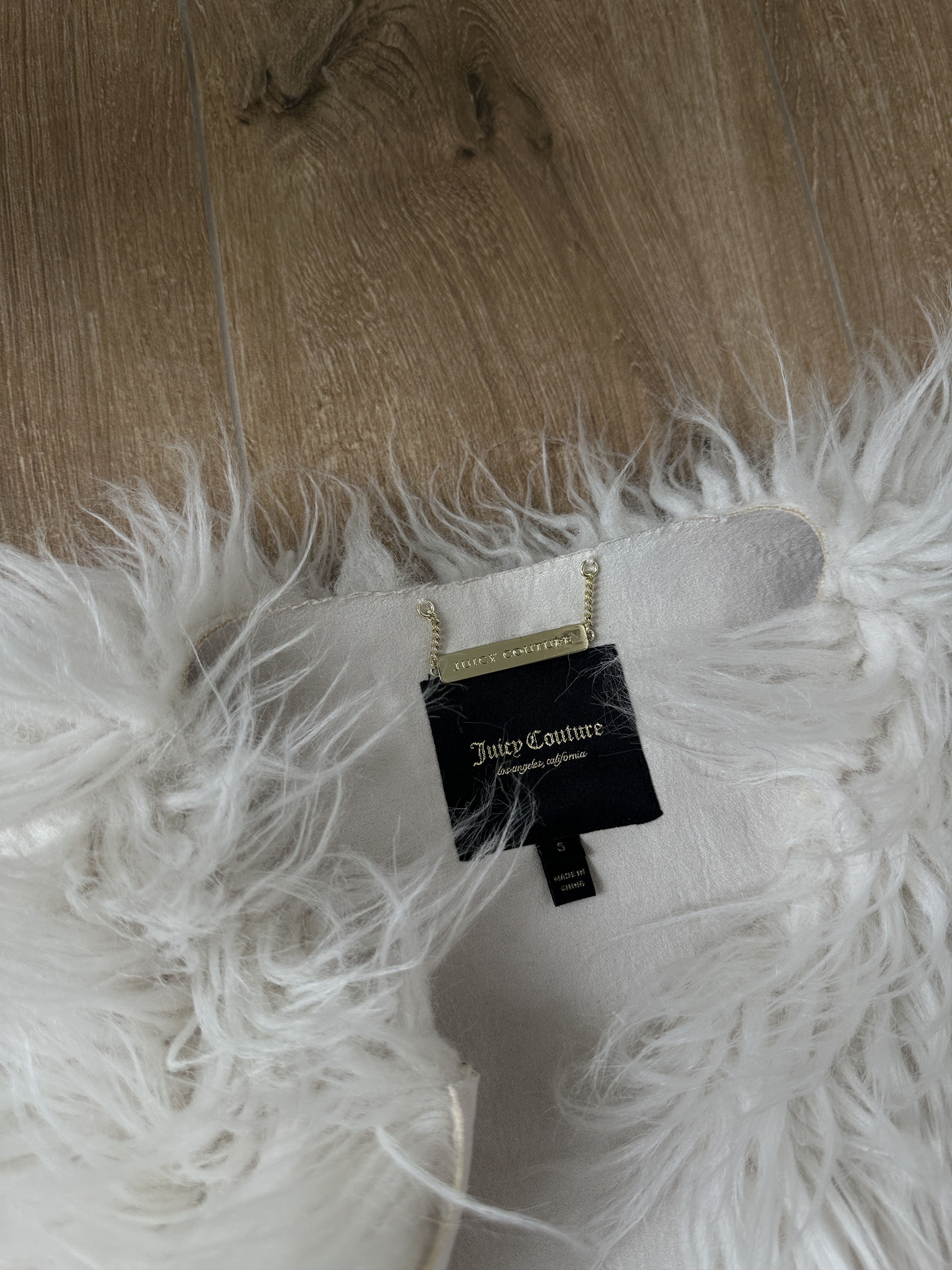 Juicy Couture Juicy Couture Women's Y2K Fur Vest Size: S Size S / US 4 / IT 40 - 7 Thumbnail