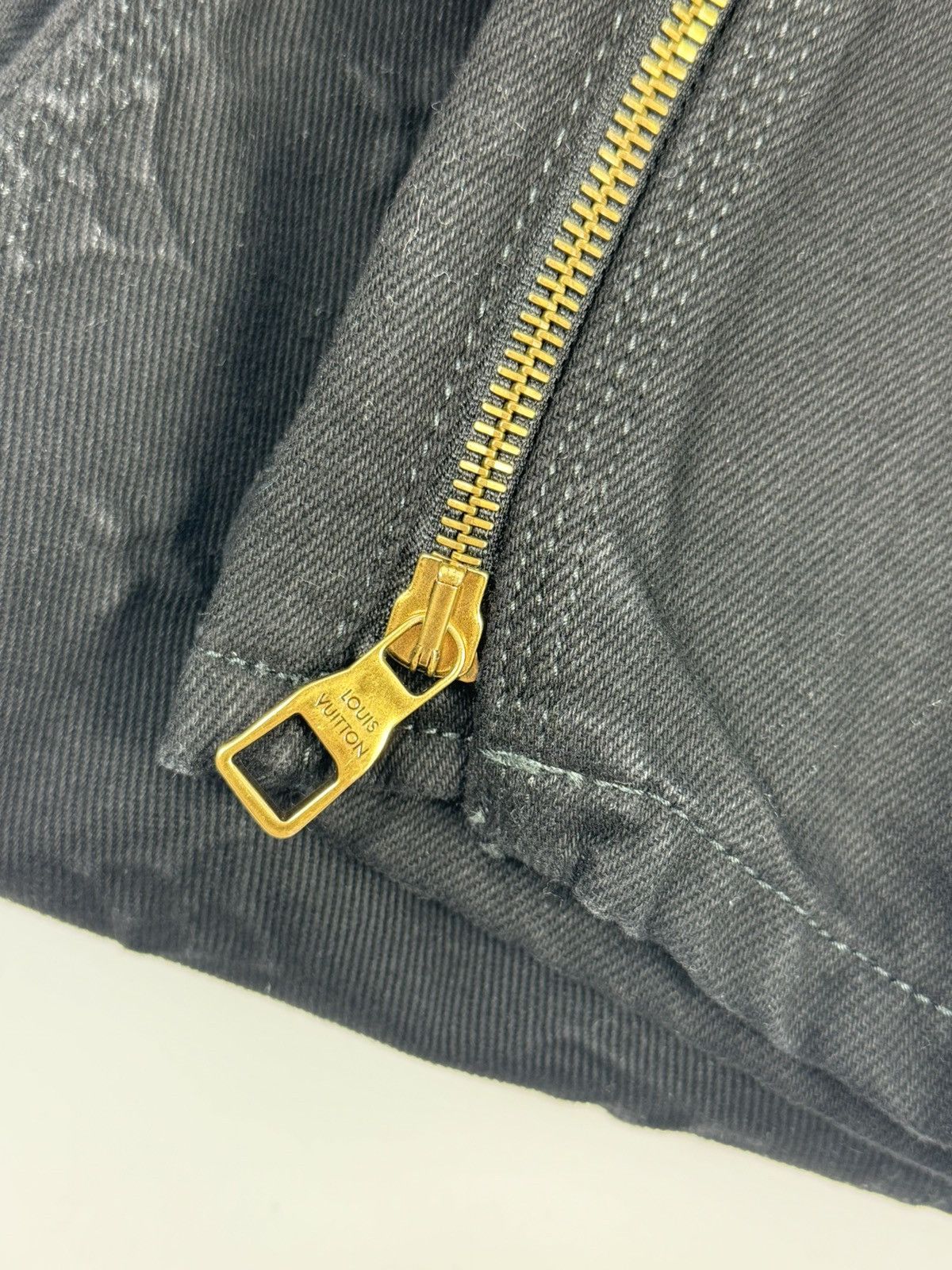 Louis Vuitton MONOGRAM PRINT DENIM CARGO TROUSERS Size US 34 / EU 50 - 8 Thumbnail