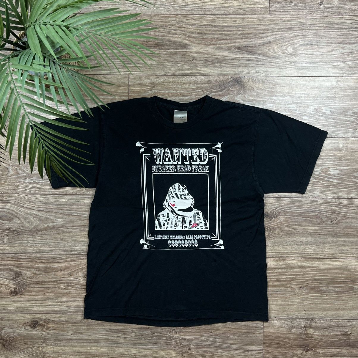 Nike 90s Nike Sneakerhead Vintage Y2K Oversized Retro Tee T-Shirt Size US L / EU 52-54 / 3 - 1 Thumbnail