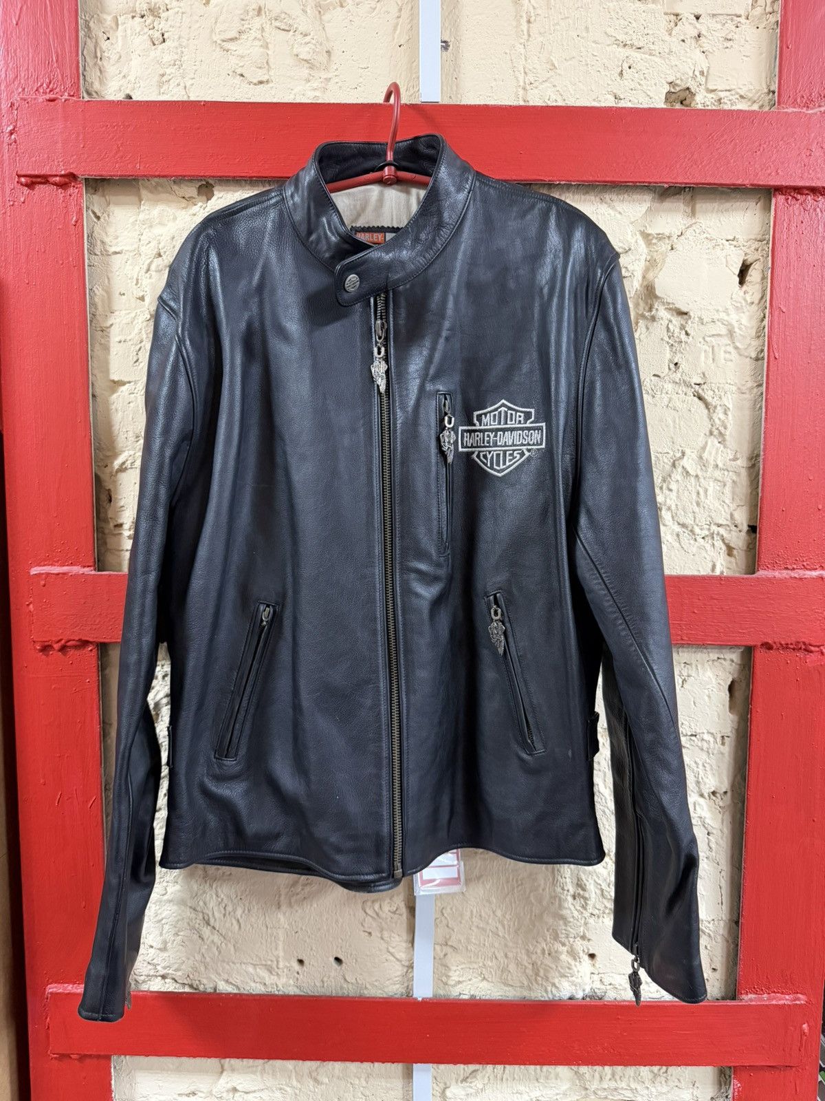 Harley Davidson Vintage Harley-Davidson Leather Jacket Big Embroidered Logo Size US XXL / EU 58 / 5 - 2 Thumbnail