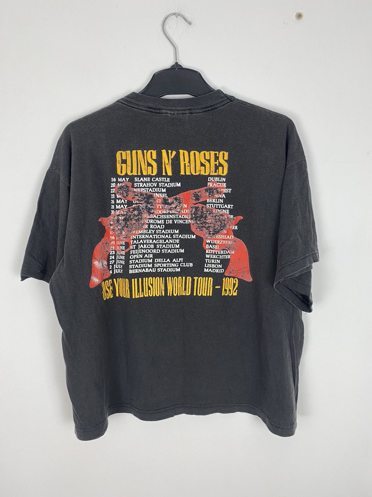Band Tees × Guns N' Roses × Vintage 1992 Guns N Roses Use Your Illusion World Tour Vintage tee Size US L / EU 52-54 / 3 - 2 Thumbnail