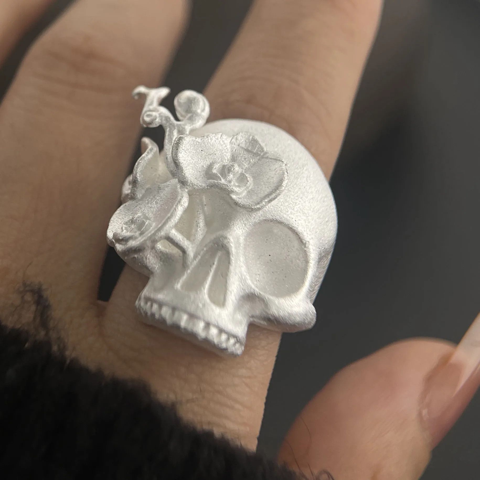 Jewelry Big Skull Ring Size ONE SIZE - 1 Thumbnail