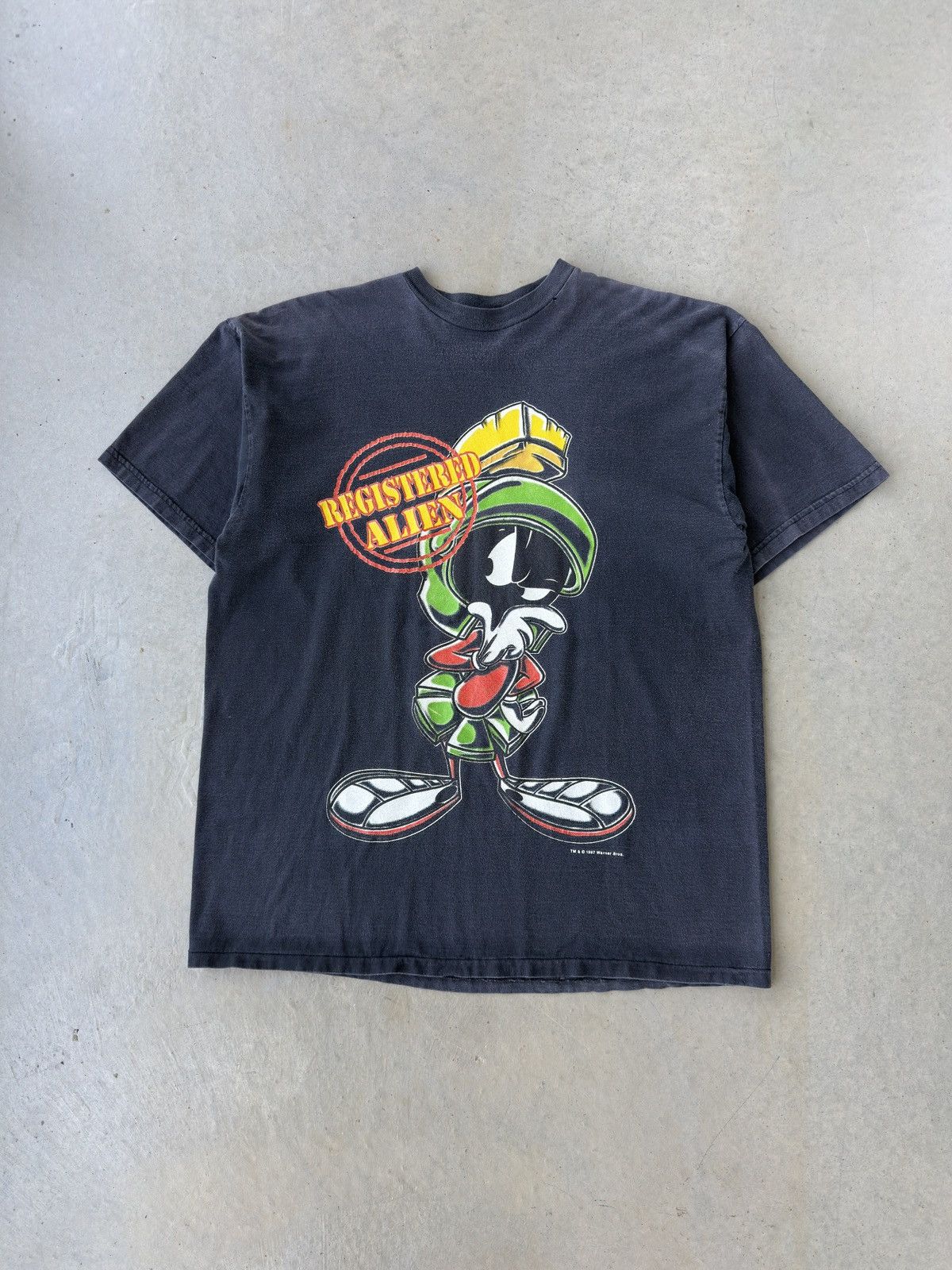 Vintage Vintage 90s Marvin the Martian Registered Alien T Shirt Size US XL / EU 56 / 4 - 1 Thumbnail