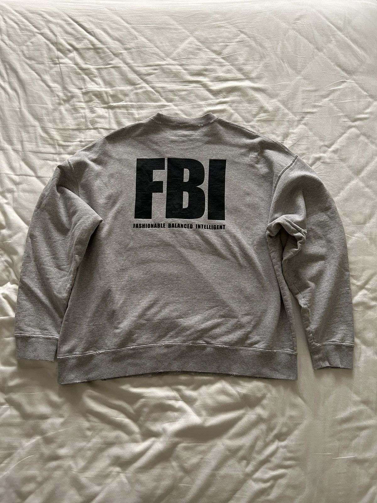 Balenciaga Balenciaga FBI Sweatshirt Crewneck Size US S / EU 44-46 / 1 - 1 Thumbnail