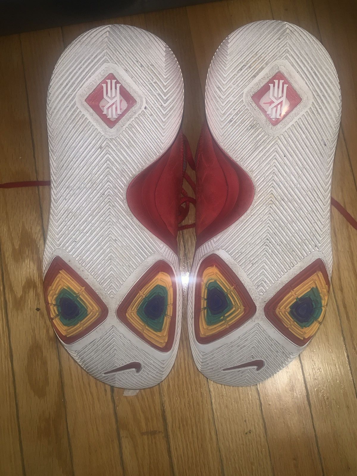 Nike Kyrie 3 University Red Size US 8 / EU 41 - 5 Thumbnail