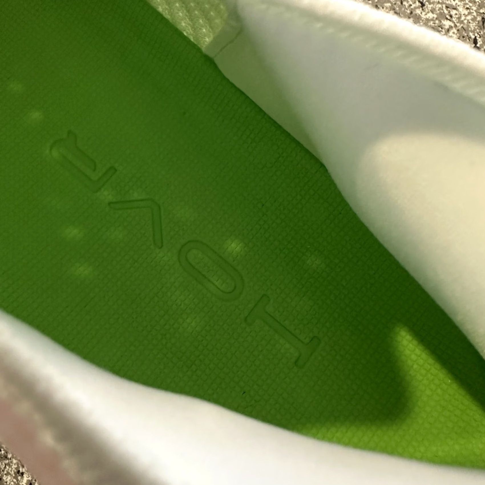 Under Armour Under Armour Blur Pro Football Cleats Mens 8.5 White 3028220-100 Football Cleats Mens White Under Armour Blur Pro 3028220-100 Size US 9 / EU 42 - 5 Thumbnail