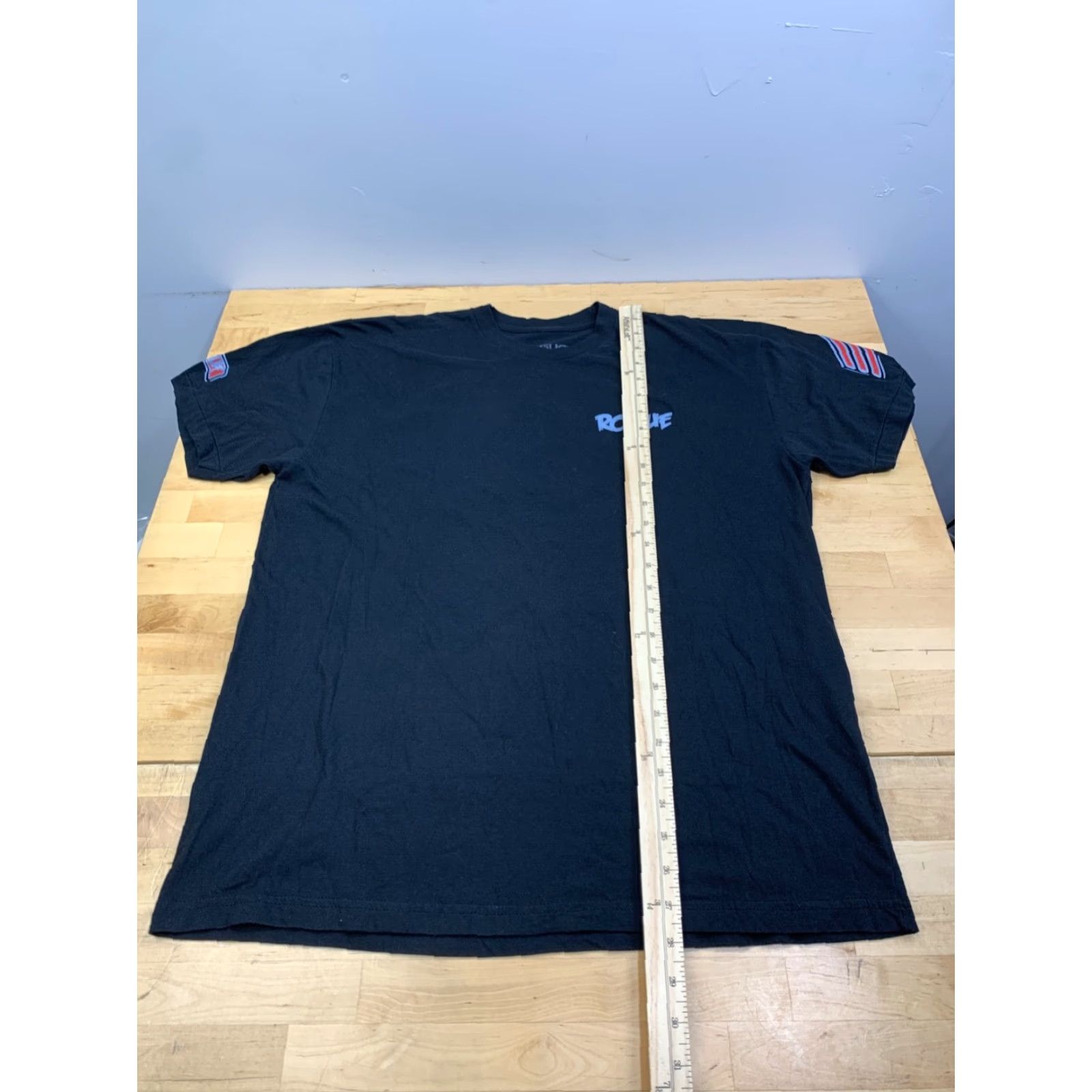 Vintage Rogue Fitness Halloween Glow in the Dark Shirt XL Crossfit 12749 Mens Black T-Shirt Glow in the Dark Crossfit Halloween 2020s Size US XL / EU 56 / 4 - 6 Thumbnail