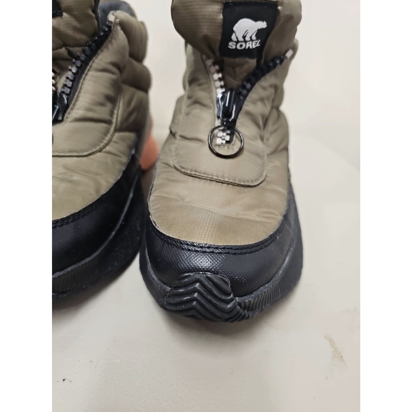 SOREL Sorel Out N About III Puffy Zip Boots Womens Size 10 Olive Green Waterproof Size US 10 / IT 40 - 2 Thumbnail