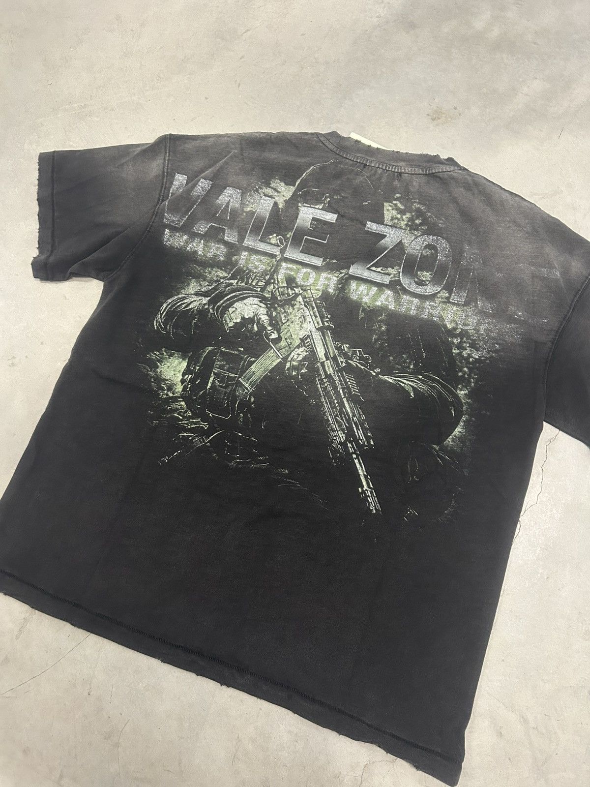 Vale Vale Forever Valley Dreams Black War Zone Tee Medium New Size US M / EU 48-50 / 2 - 5 Thumbnail