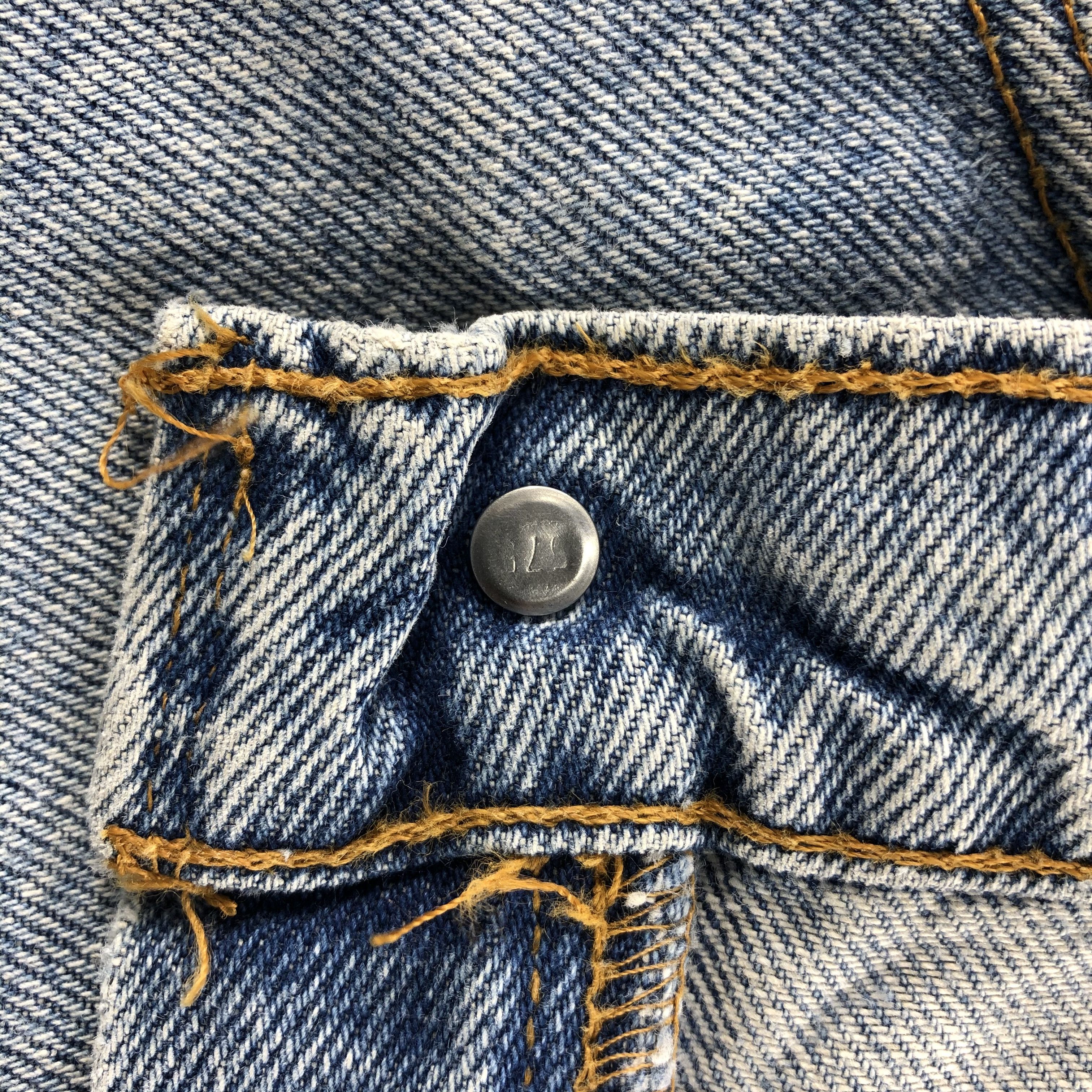 Levi's Vintage 90s Light Wash Levis Jeans-J1233 Size US 35 - 8 Thumbnail