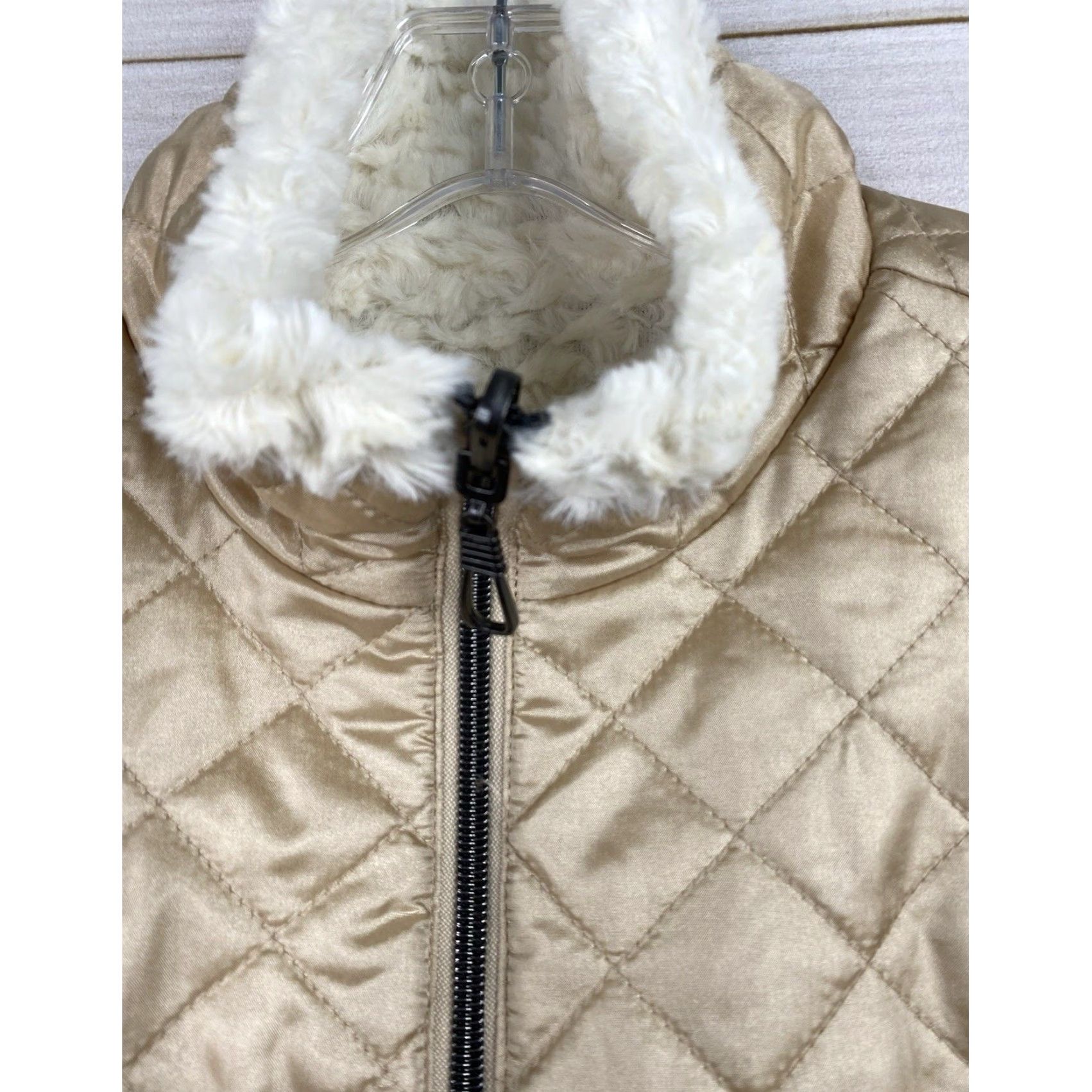 Vintage D & CO. Denim Company Vest Womens S Gold Cream Sherpa Fleece Reversible Pockets Size S / US 4 / IT 40 - 3 Thumbnail