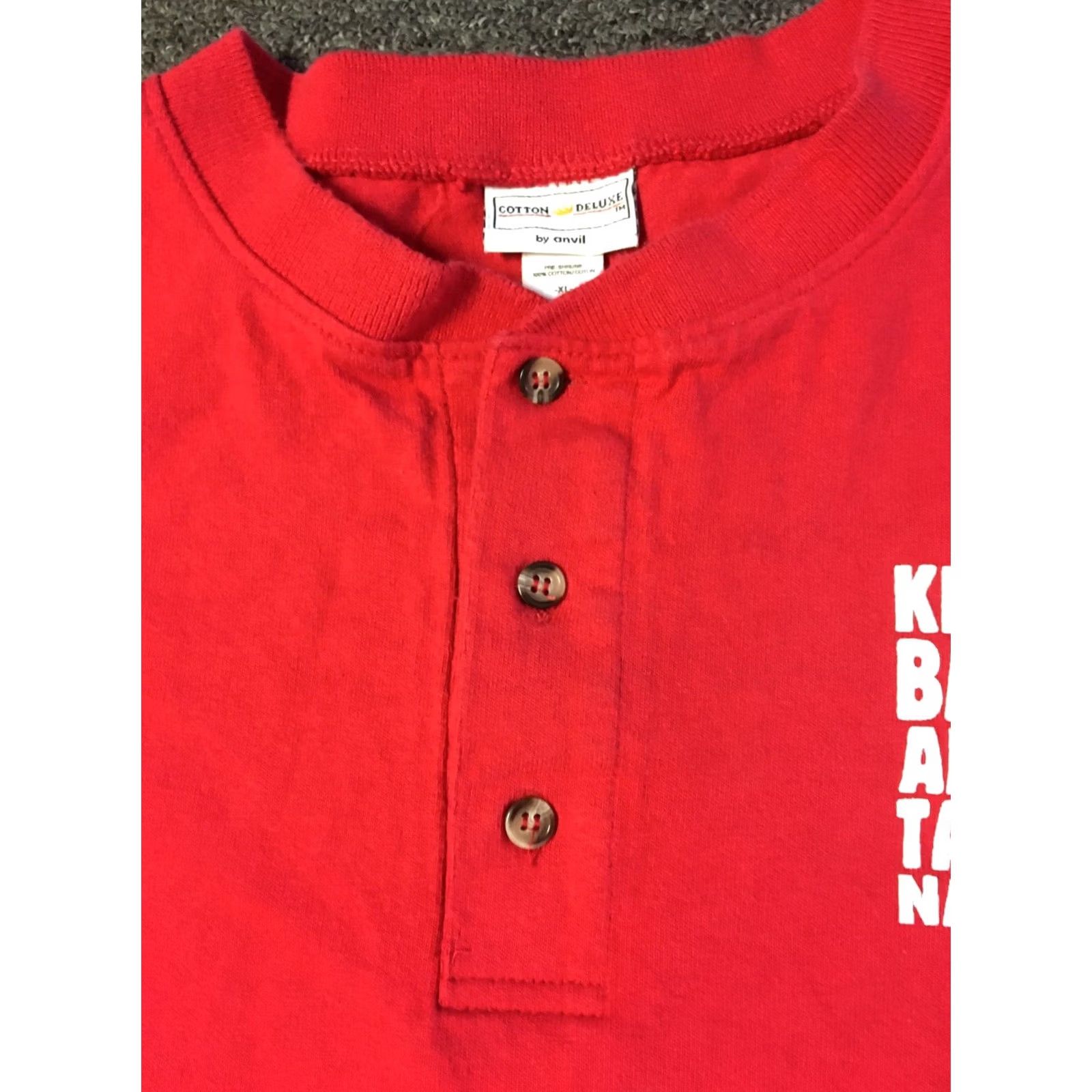 Vintage VINTAGE Kickin’ Balls & Takin’ Names Henley Shirt XL Red Mens T-Shirt 90s Grunge Funny Humor USA Bar Football Subculture Size US XL / EU 56 / 4 - 3 Thumbnail