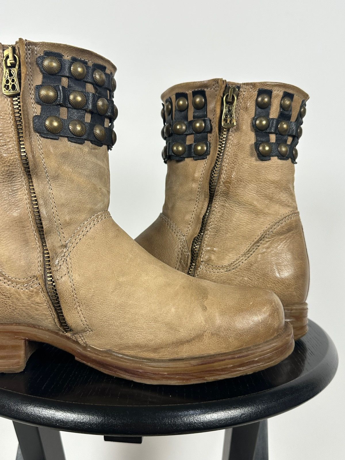 A.S.98 A.S.98. Airstep Beige Leather Studded Biker Ankle Boots Size US 7 / IT 37 - 18 Thumbnail