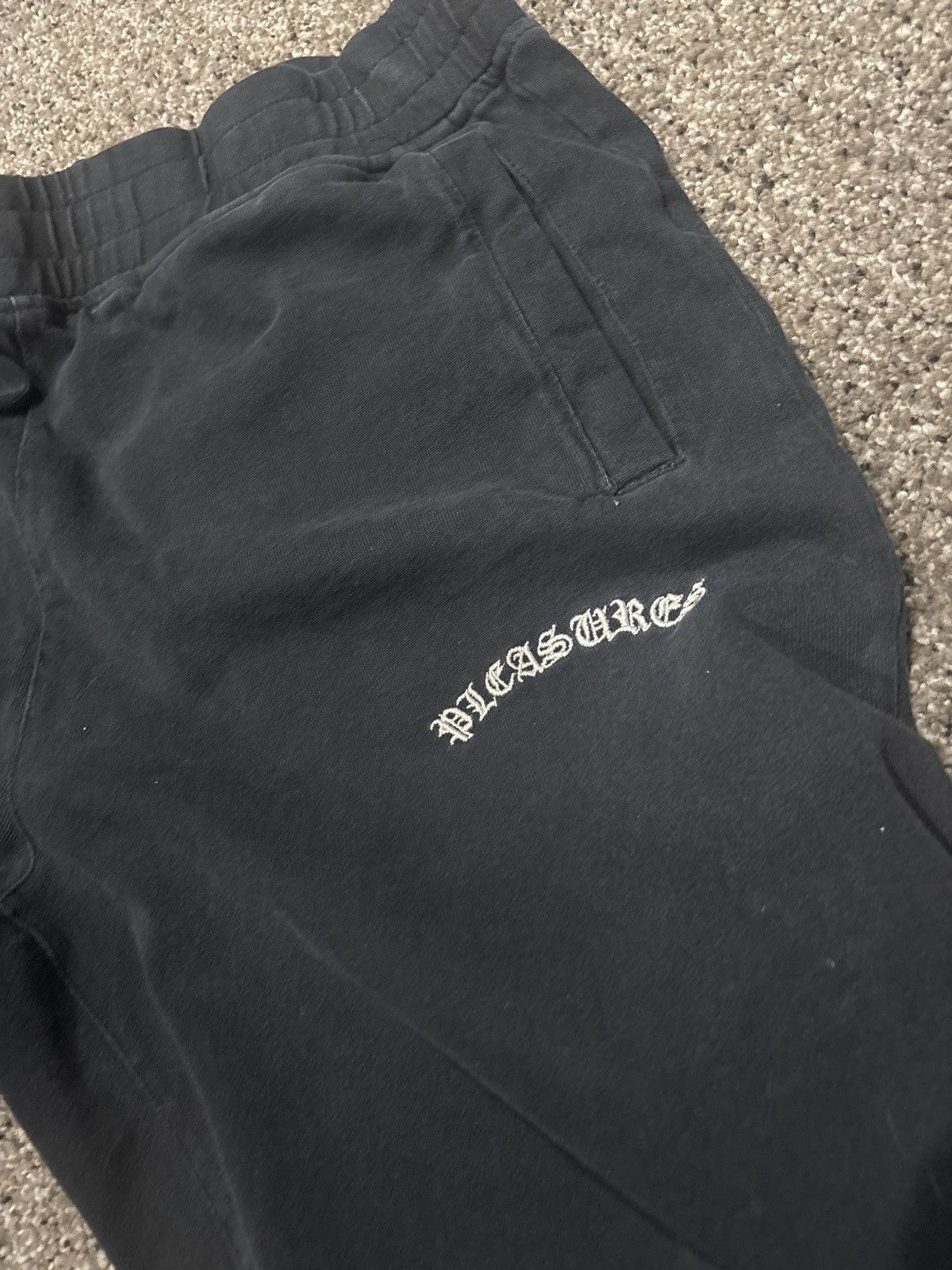 Pleasures Pleasures oversize sweatpants Size US 33 - 2 Thumbnail