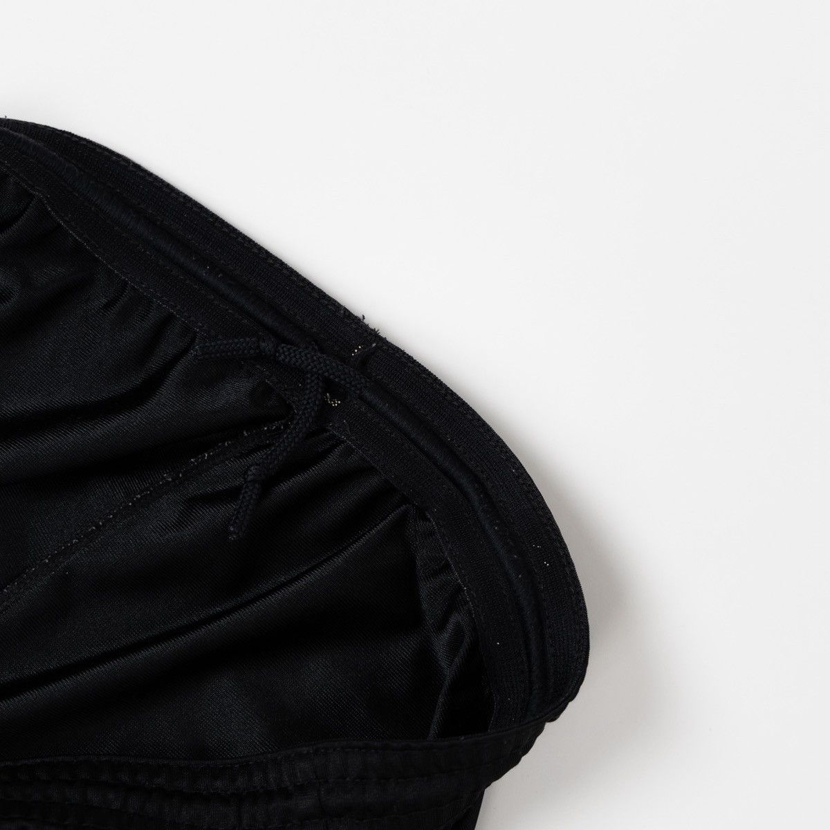 Nike Nike Mens Black Vintage Shorts 00s Swoosh Sports Casual Gym Size US 36 / EU 52 - 5 Thumbnail