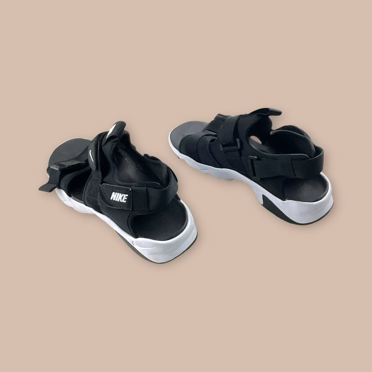 Nike Nike Canyon Sandal 'Black White' Size US 9 / EU 42 - 8 Thumbnail