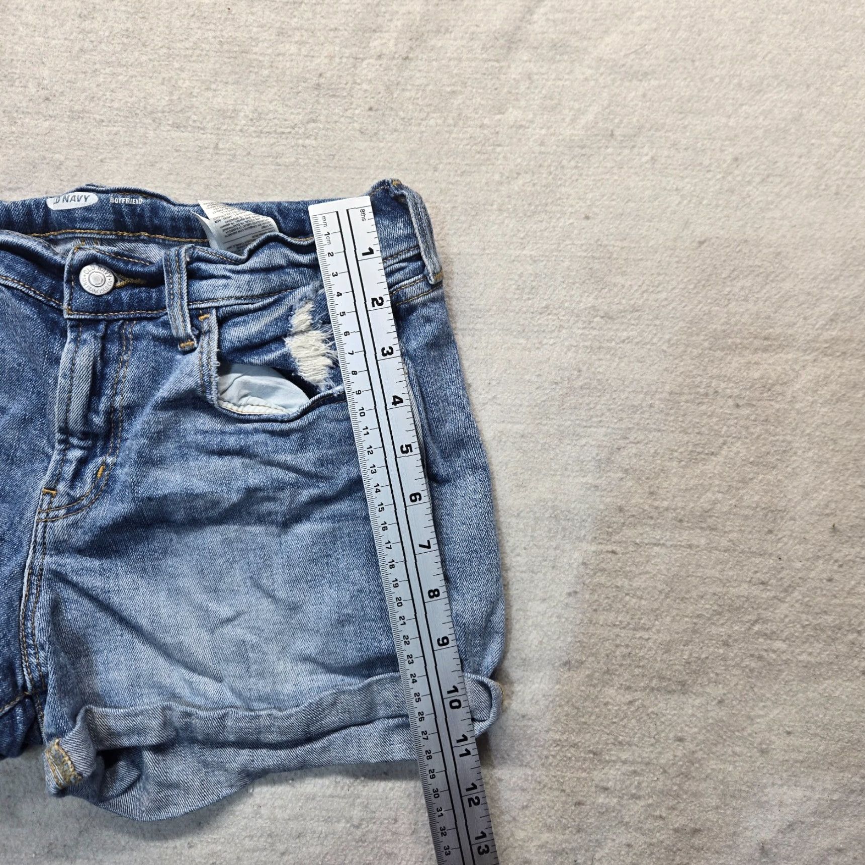 Old Navy Old Navy Shorts Slim Blue Denim Cuffed Dark Wash Women Size 4 Size 27" / US 4 / IT 40 - 5 Thumbnail
