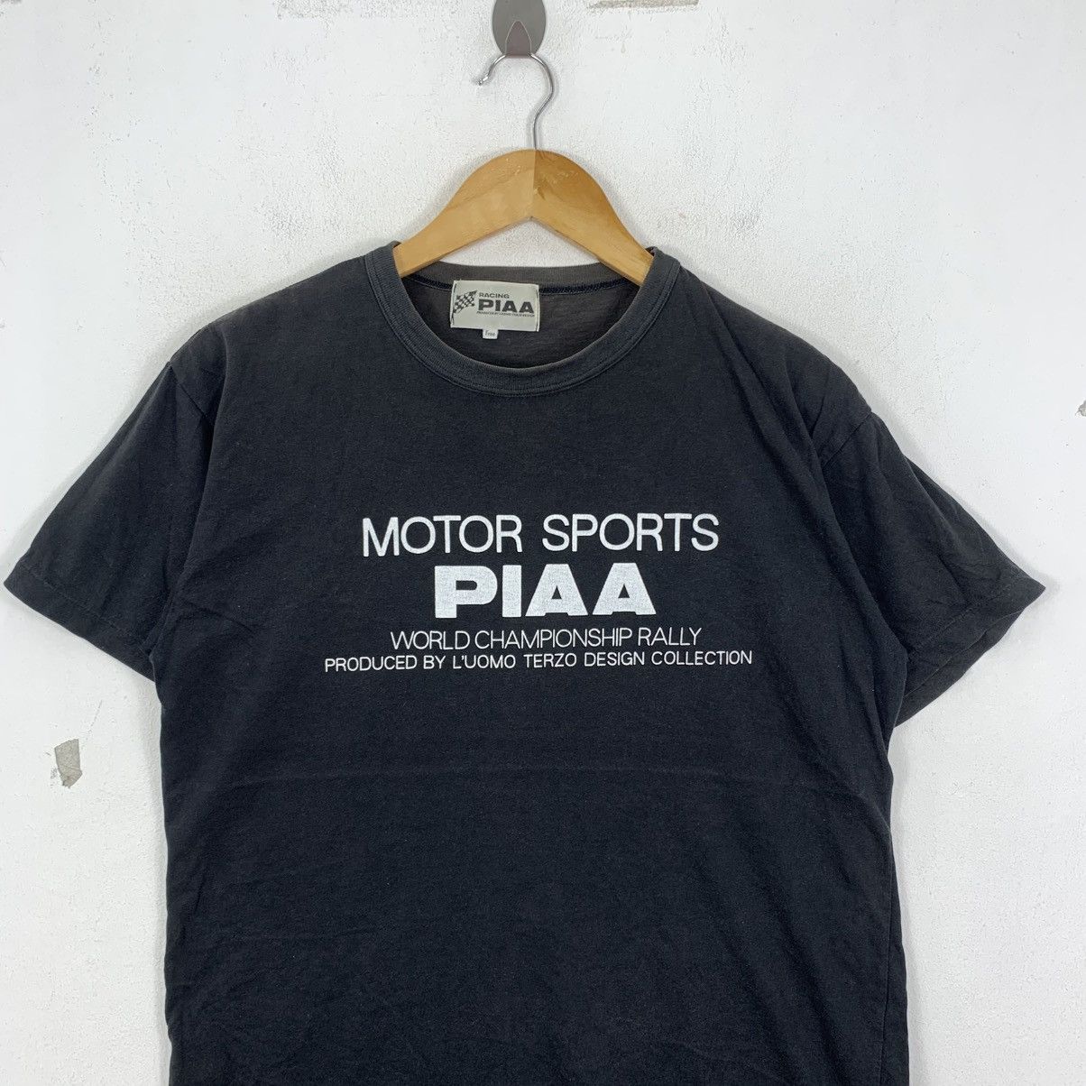Vintage Vintage PIAA FORMULA ONE F1 L’uomo Terzo Design Racing Tee Size US M / EU 48-50 / 2 - 4 Thumbnail