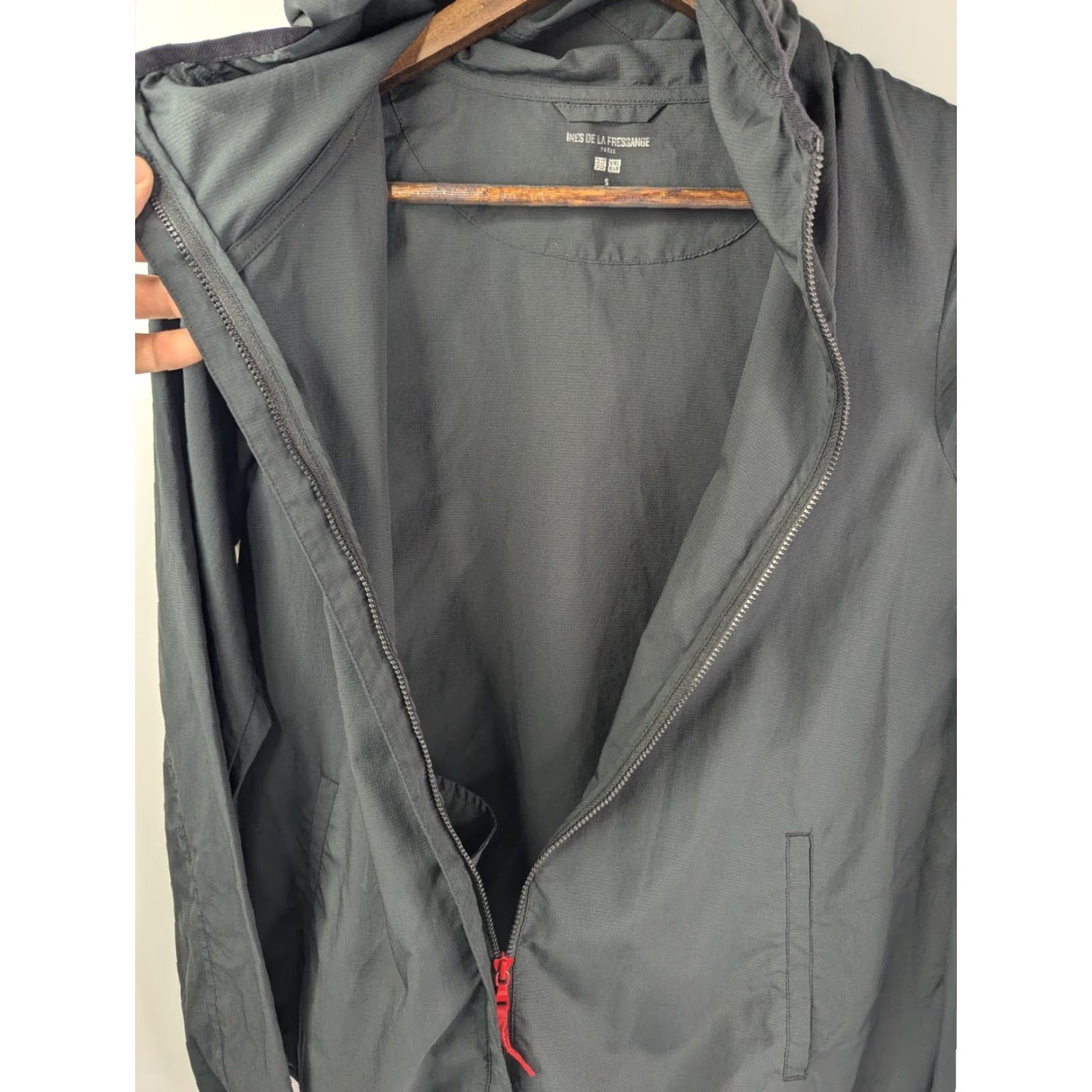 Uniqlo Uniqlo Hooded Parka Black Women's Size Small Zip Pocketable Water Repellant Outdoor Light Hooded Parka Size S / US 4 / IT 40 - 3 Thumbnail