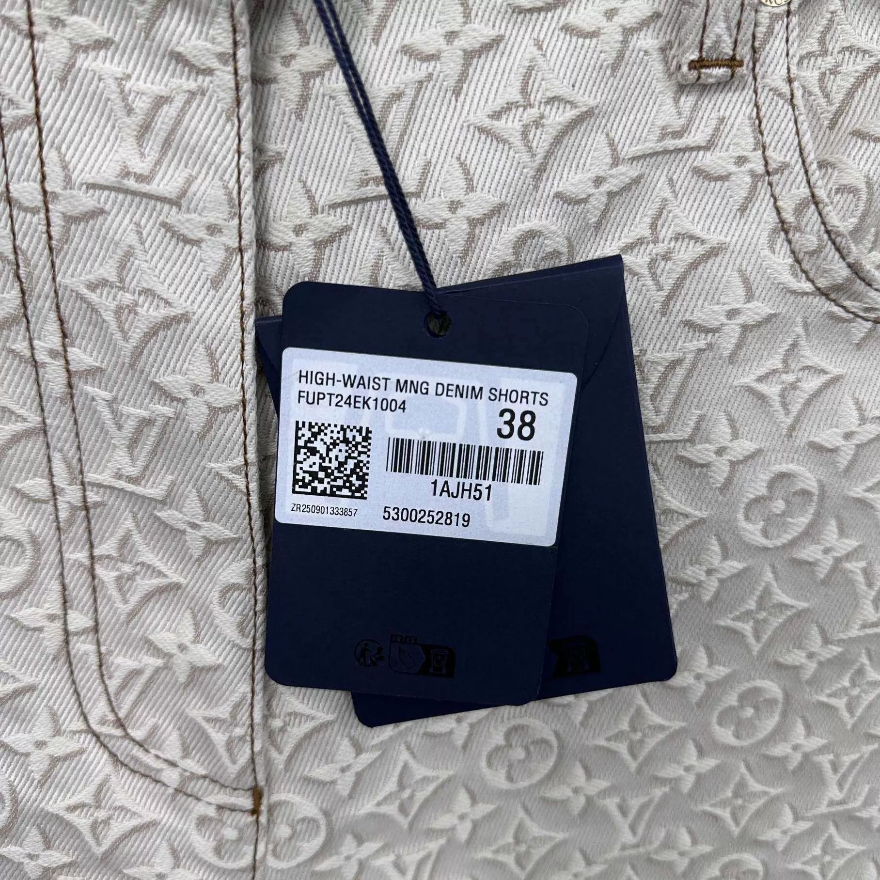 Louis Vuitton Louis Vuitton Monogram All Over Denim Short Size 38 Size 27" / US 4 / IT 40 - 5 Thumbnail