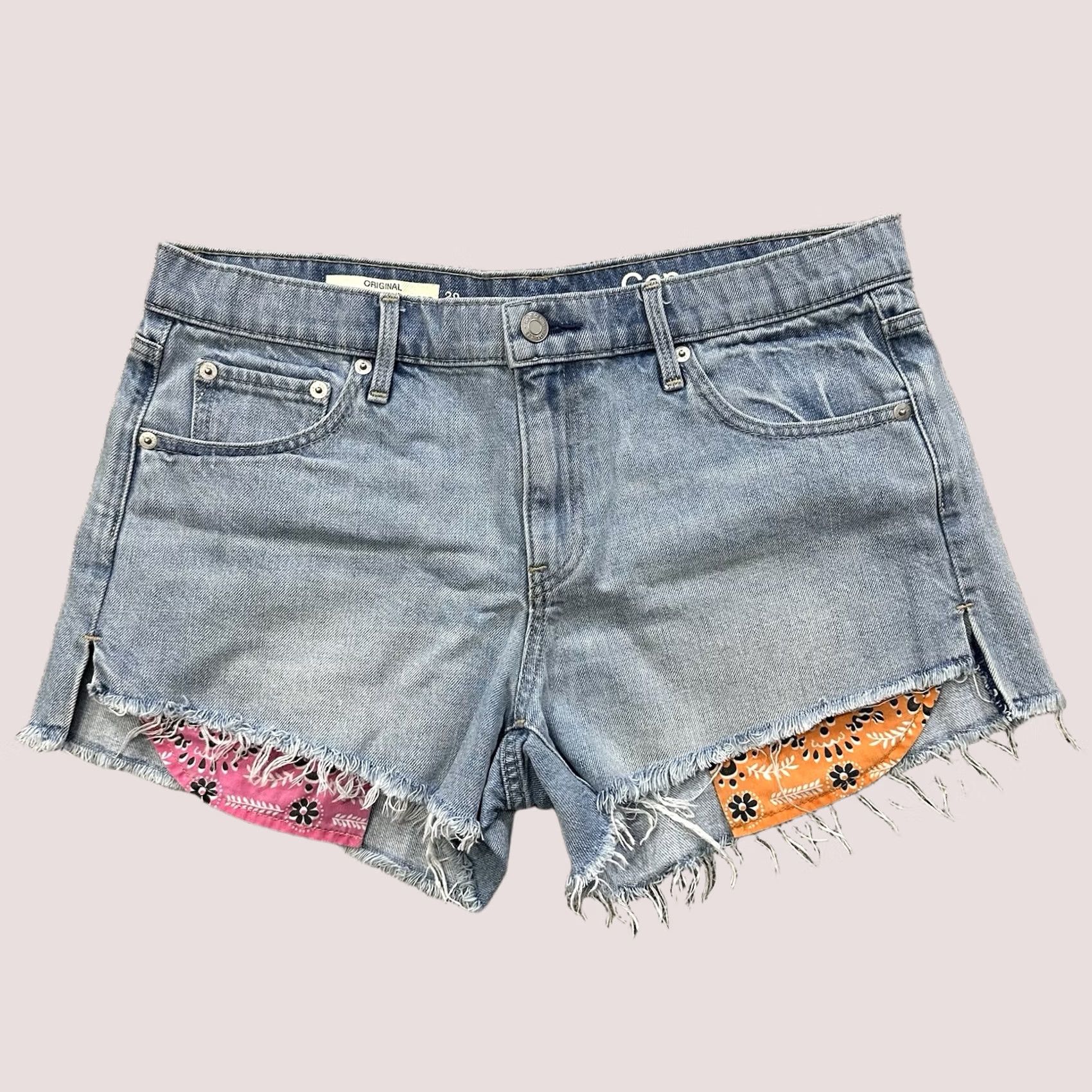Gap Gap 1969 Denim Shorts Womens 8 29x3 Mid Rise Cut-Off 5-Pocket Style Button Closure Blue 3 Inseam Size 30" / US 8 / IT 44 - 1 Thumbnail