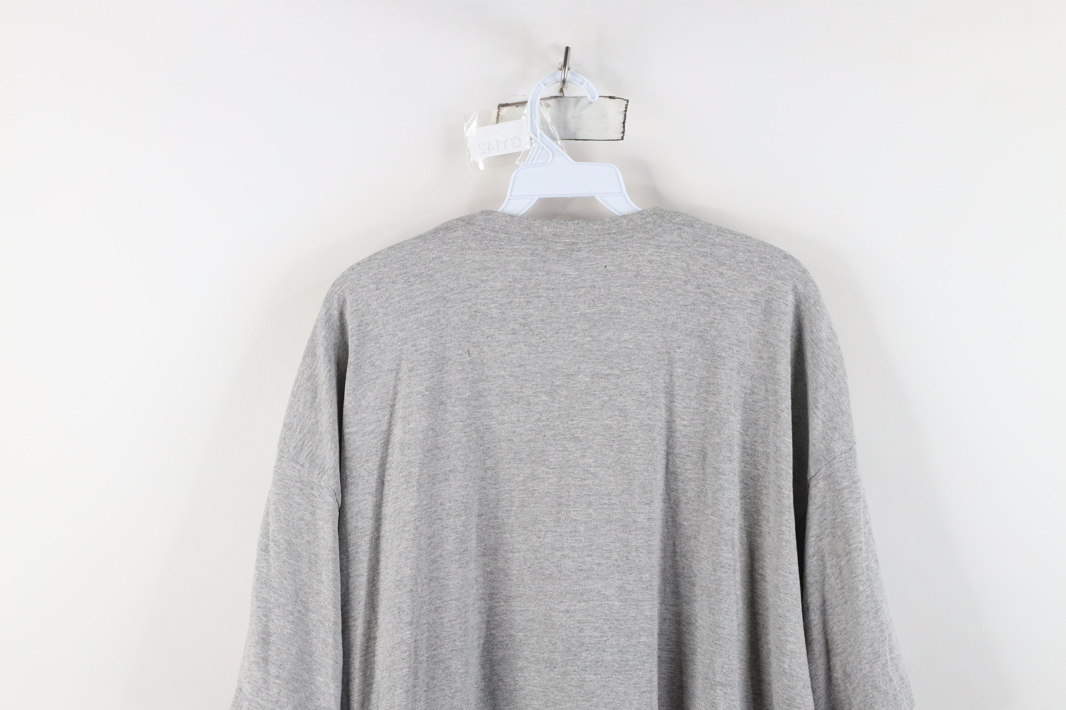 Nike Vintage Y2K Nike Block Letter Spell Out T-Shirt Gray Size US XXL / EU 58 / 5 - 13 Thumbnail