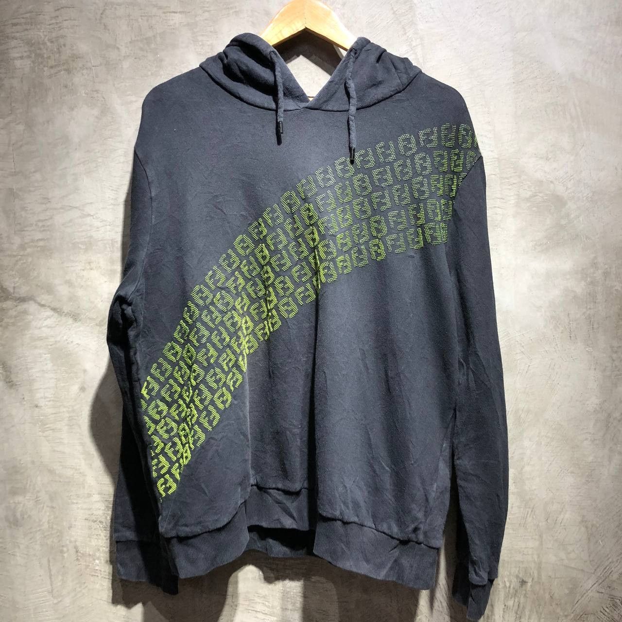Fendi Fendi Rubberized Repeat Logo pull over hoodie Size US XL / EU 56 / 4 - 1 Thumbnail