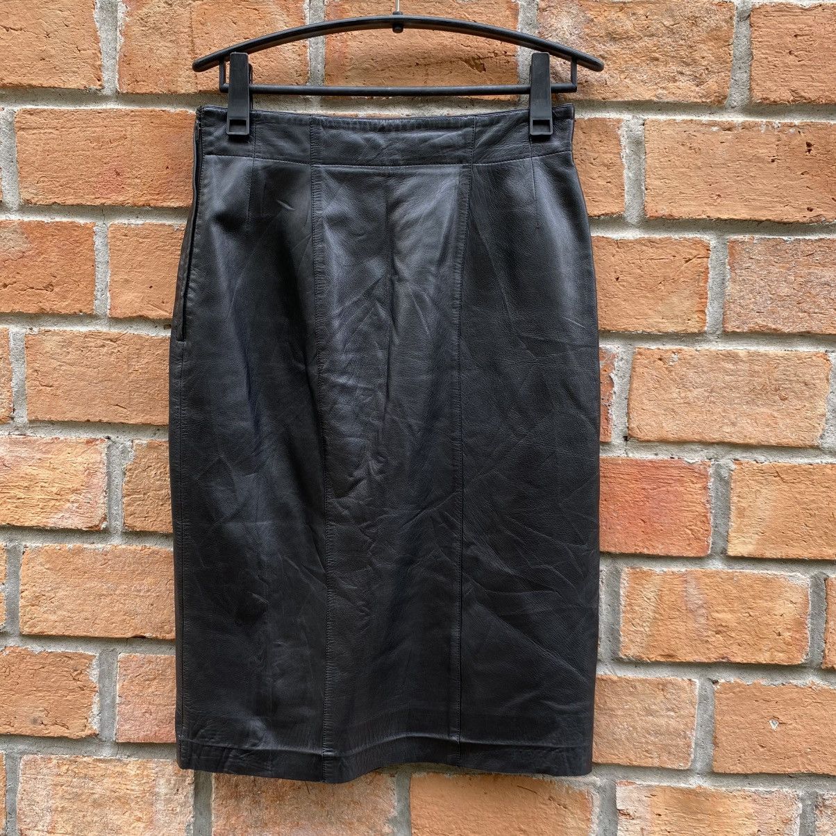 Loewe Loewe Black Leather Skirt with Side Zipper Size 30" / US 8 / IT 44 - 8 Thumbnail