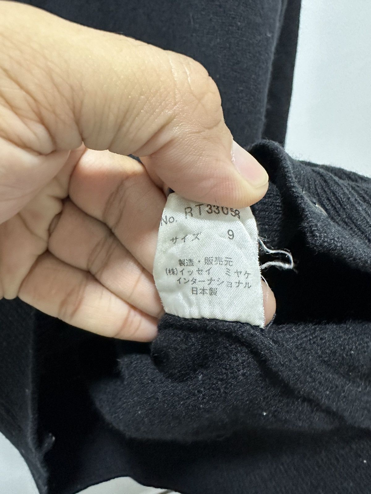 Issey Miyake Vintage Issey Miyake Cardigan Wool Distressted Size US M / EU 48-50 / 2 - 7 Thumbnail