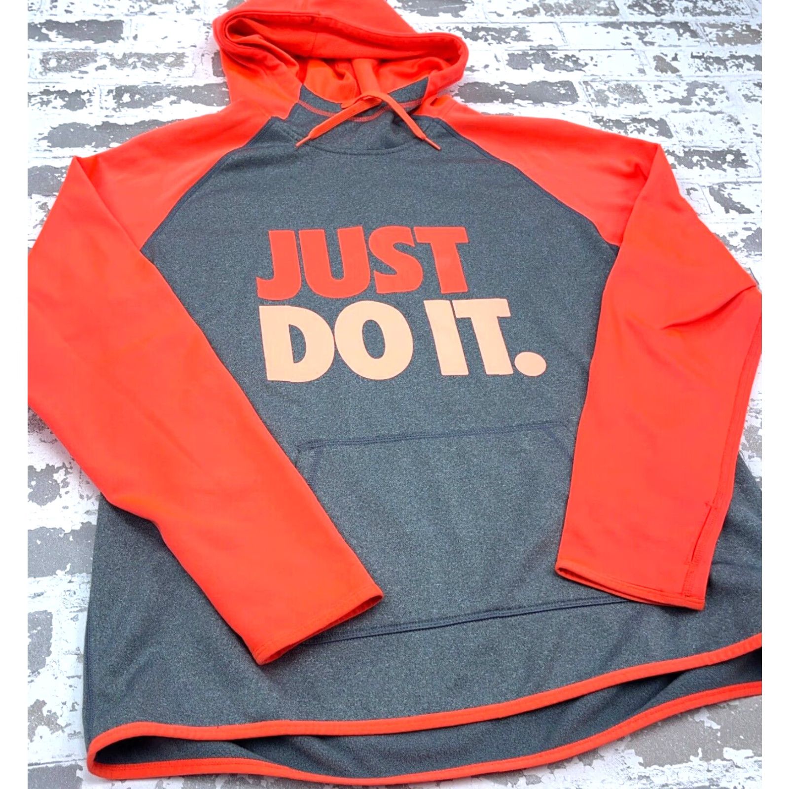 Nike Nike Hoodie Women XL Gray Orange Sweatshirt Therma Fit Pullover Size XL / US 12-14 / IT 48-50 - 3 Thumbnail