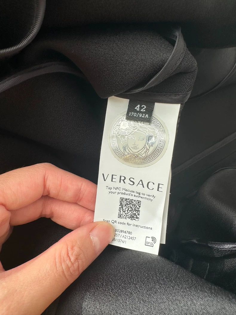Versace Versace Neckline design blazer Size M / US 6-8 / IT 42-44 - 9 Thumbnail