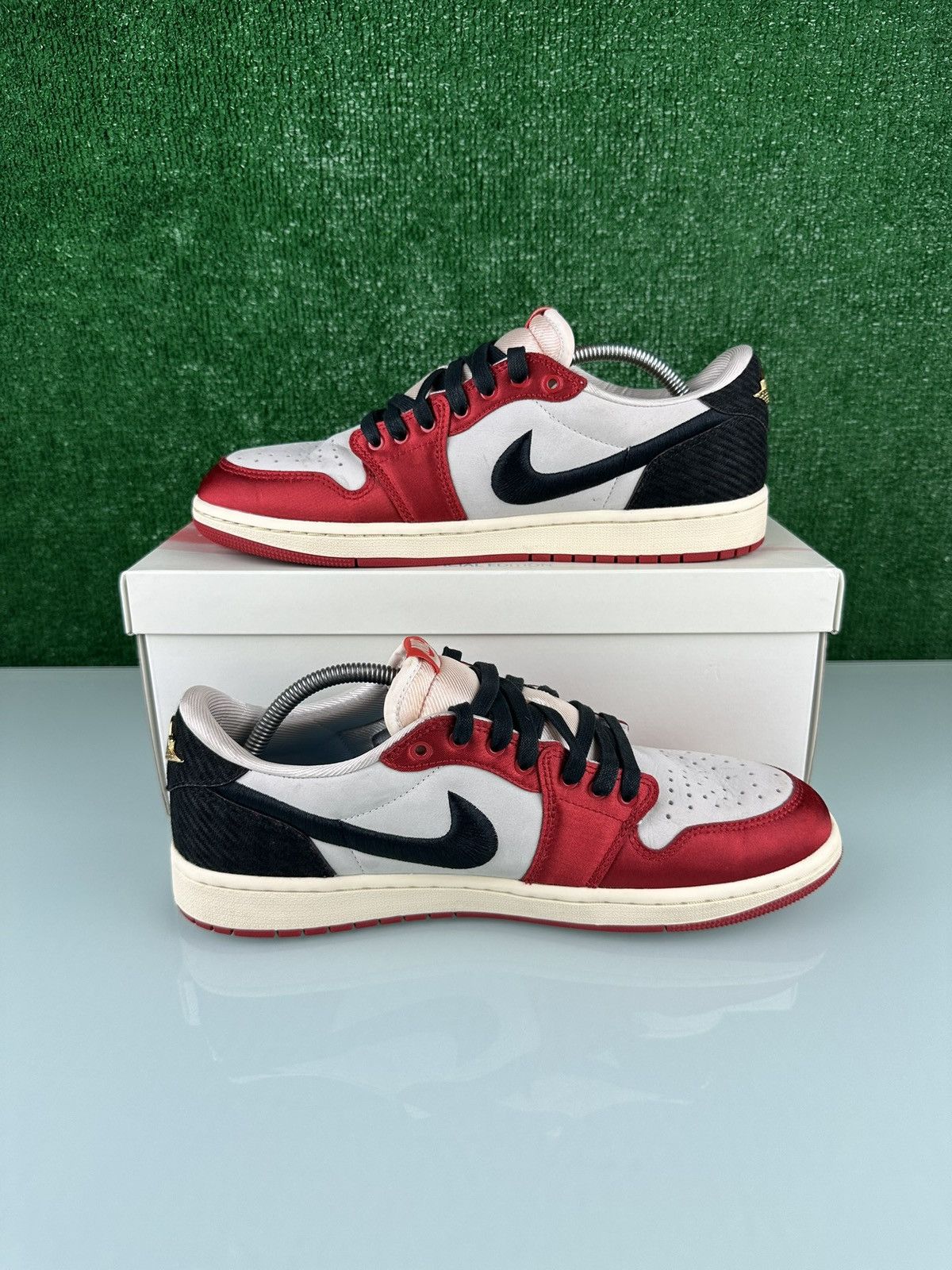 Jordan Brand Jordan 1 Retro OG SP Low Rookie Card - Away Size US 10.5 / EU 43-44 - 3 Thumbnail