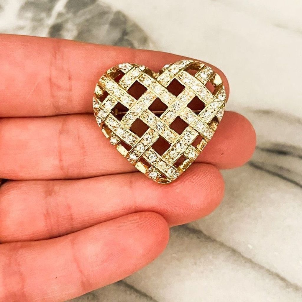 Vintage Vintage Pave Heart Brooch Basket Weave Gold Toned Metal Size ONE SIZE - 4 Thumbnail
