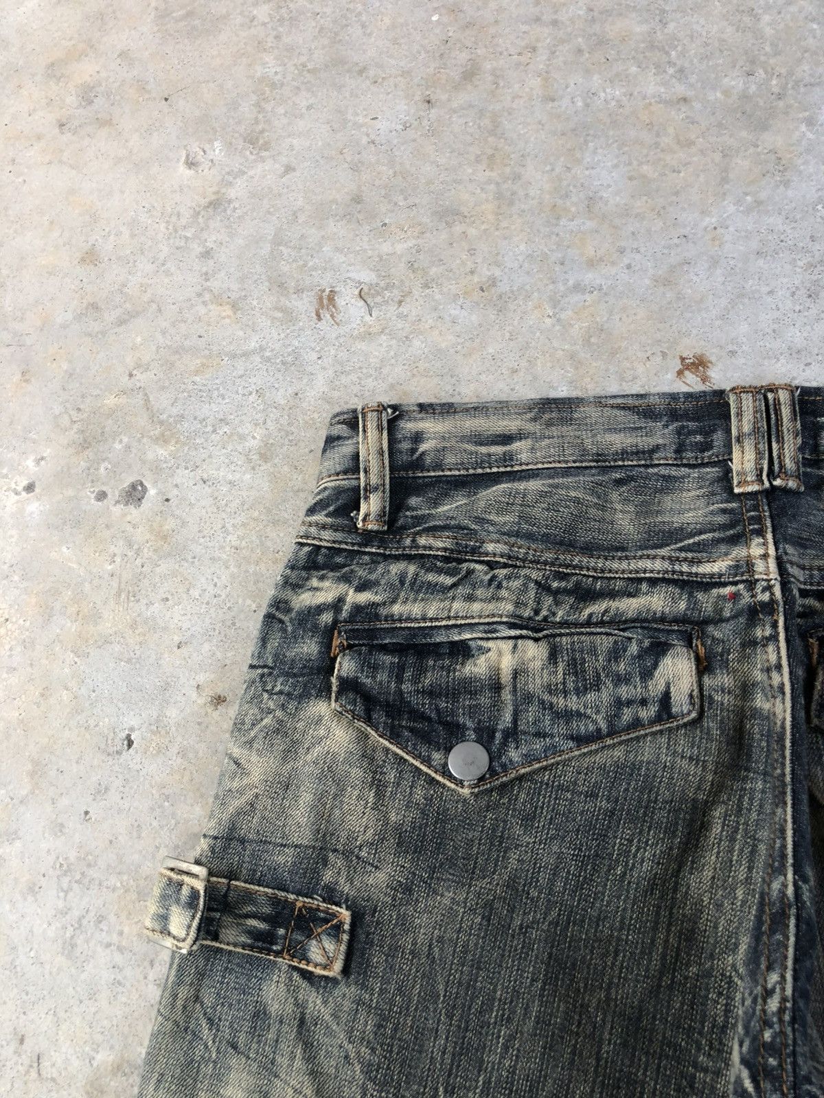semanticdesign Semantic Design Flared Jeans Multipocket Mudwash Distressed Size US 30 / EU 46 - 16 Thumbnail