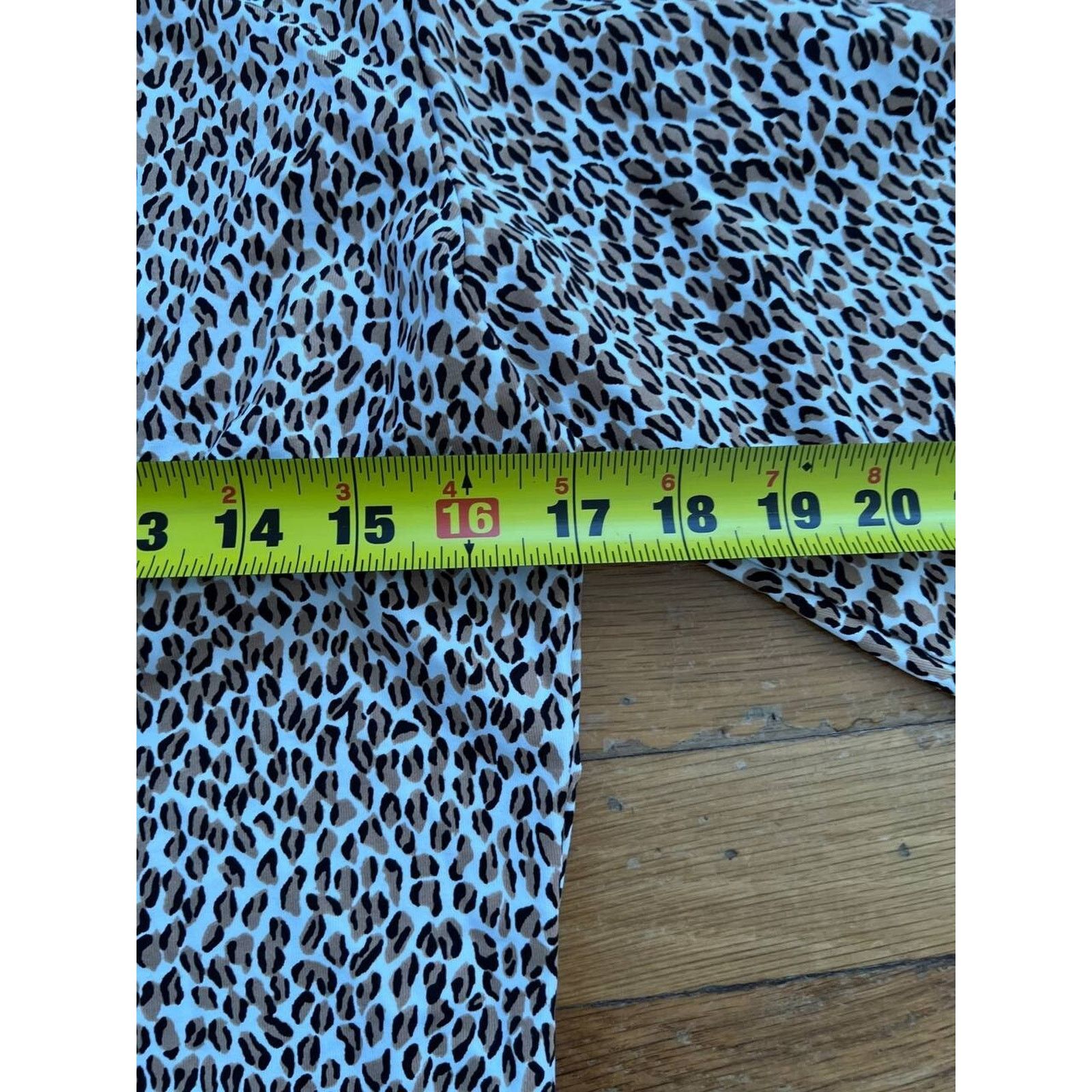 J.McLaughlin J.Mclaughlin Cheetah Print Crew Neck Top Tan Brown M A000880 Size M / US 6-8 / IT 42-44 - 3 Thumbnail